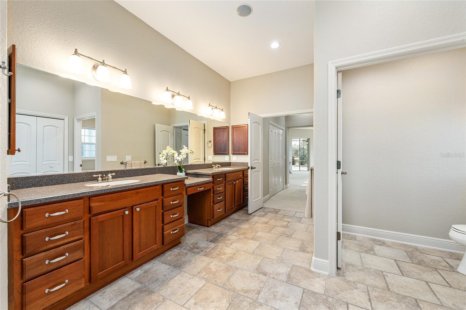 1568 Black Lake Dr Property Photo 37