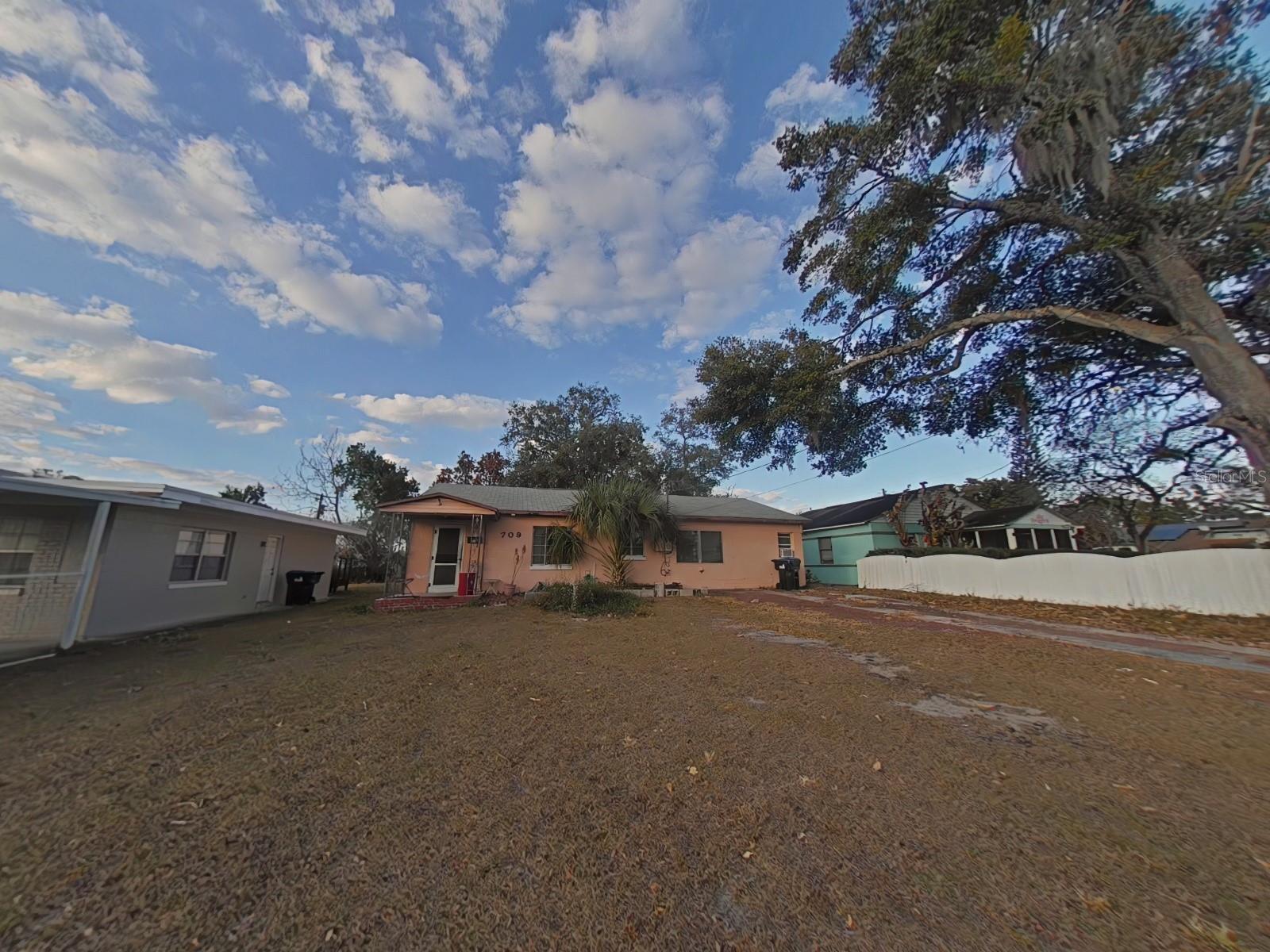 709 Alton Ave Property Photo 1