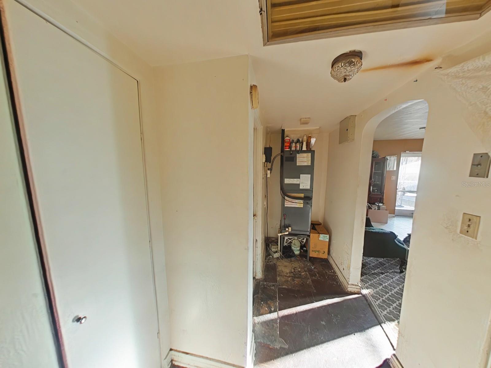 709 Alton Ave Property Photo 3