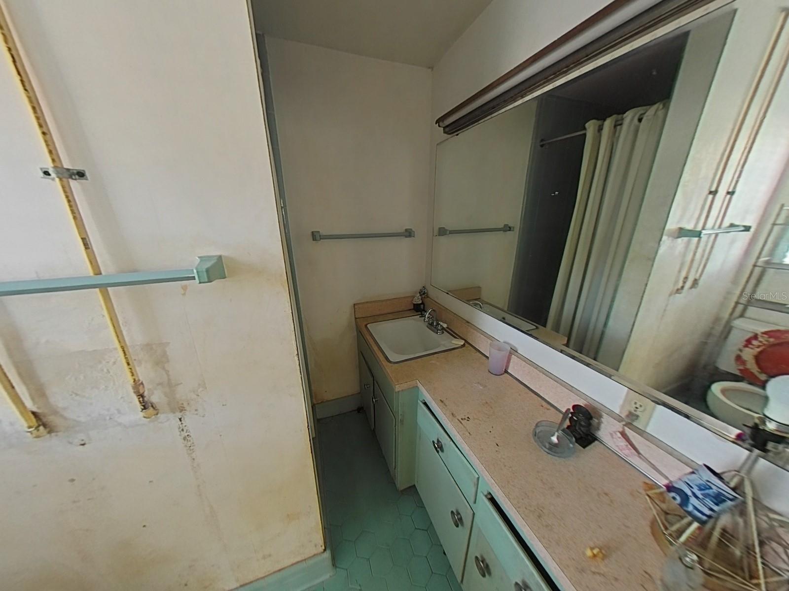 709 Alton Ave Property Photo 8