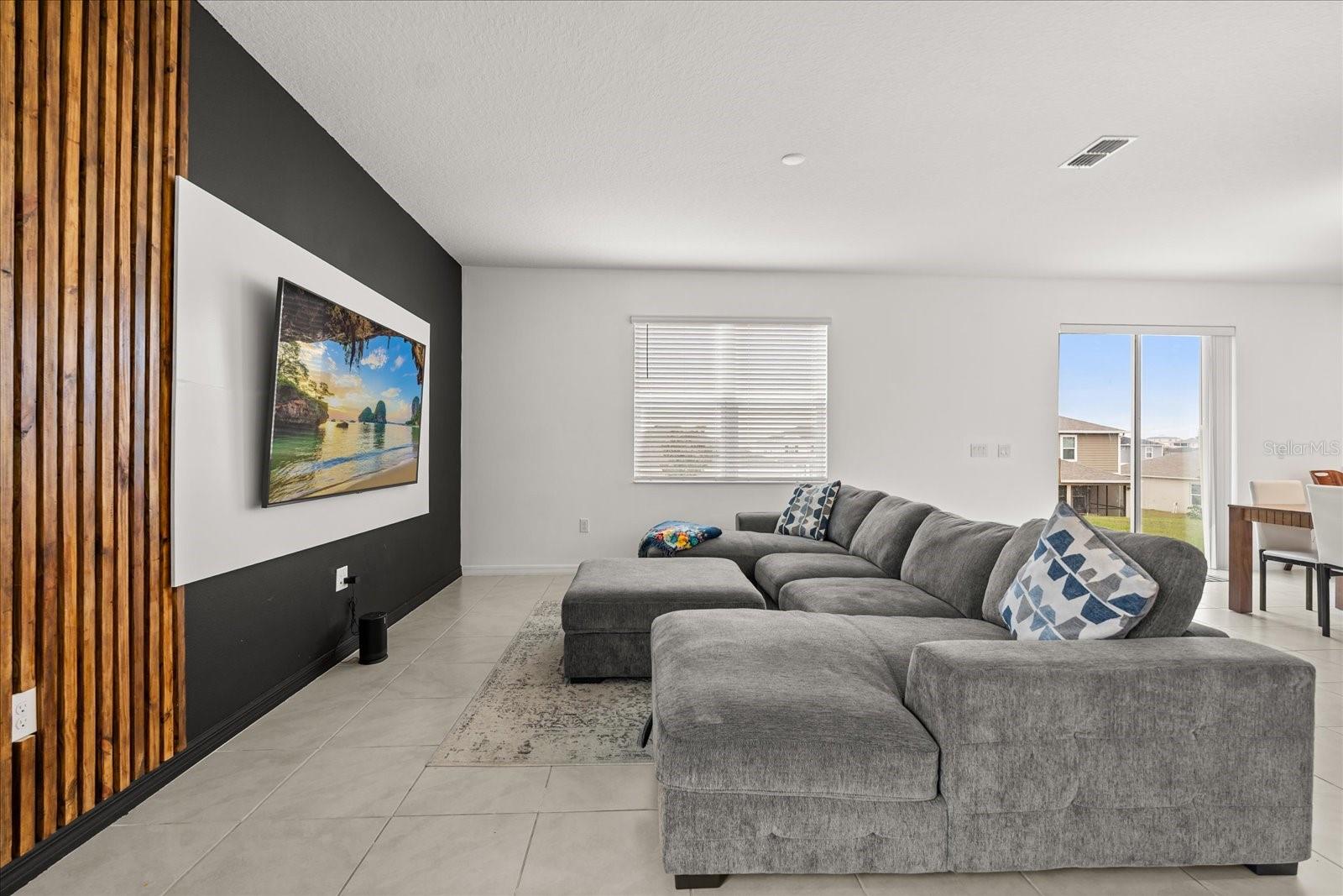 1470 Geranium Dr Property Photo 3
