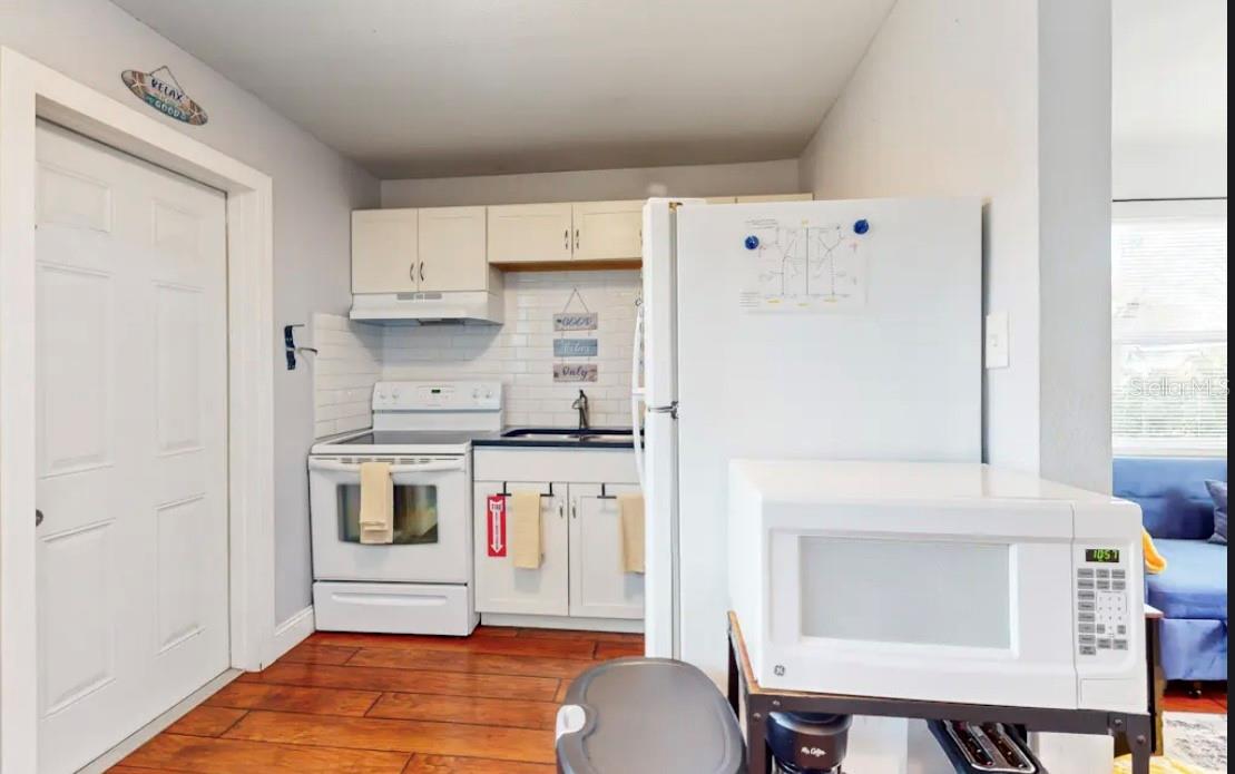 726 Stremma Rd Property Photo 20