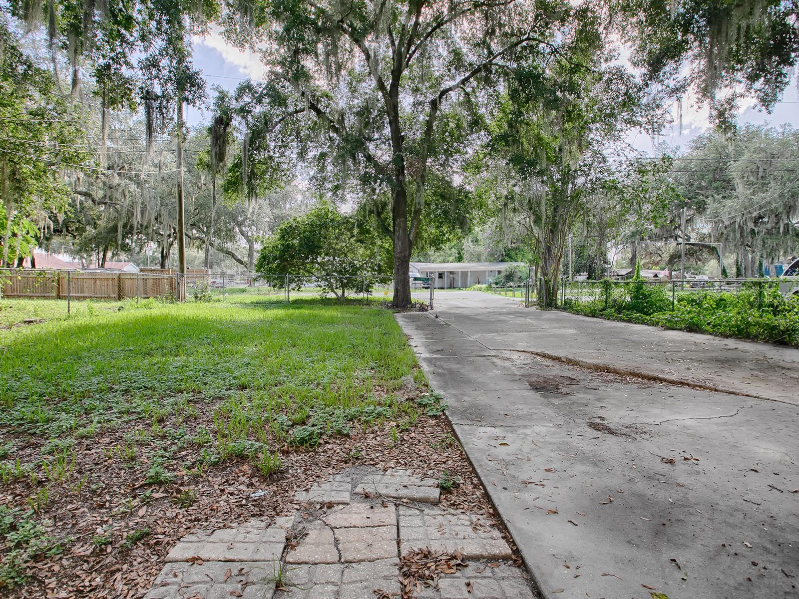 853 Cr 484 Property Photo 3