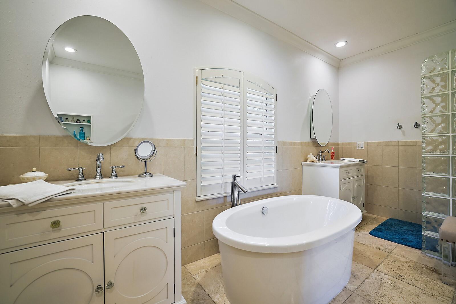 2701 Regal Point Pl Property Photo 32