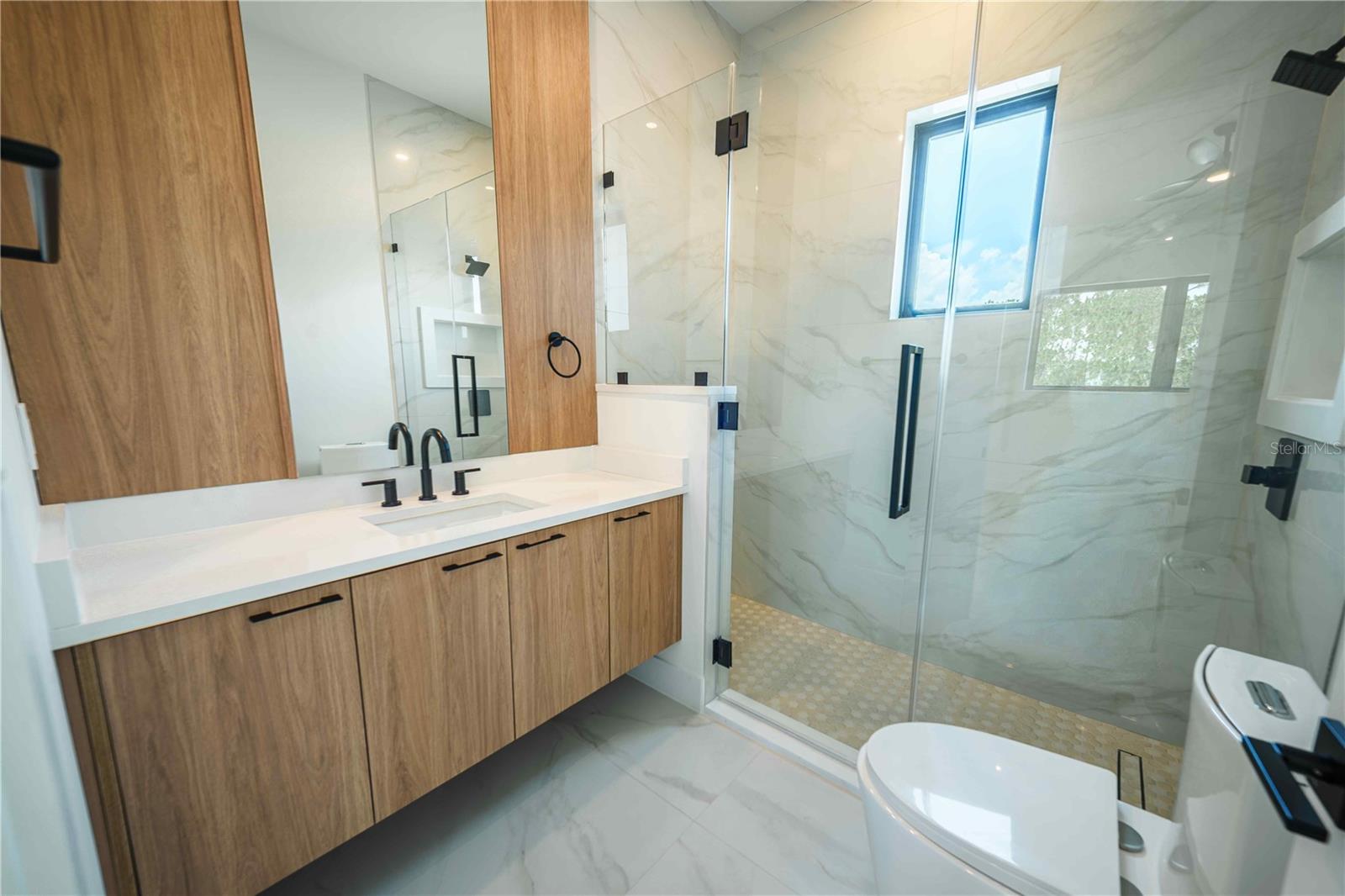 16118 Pendio Dr Property Photo 33