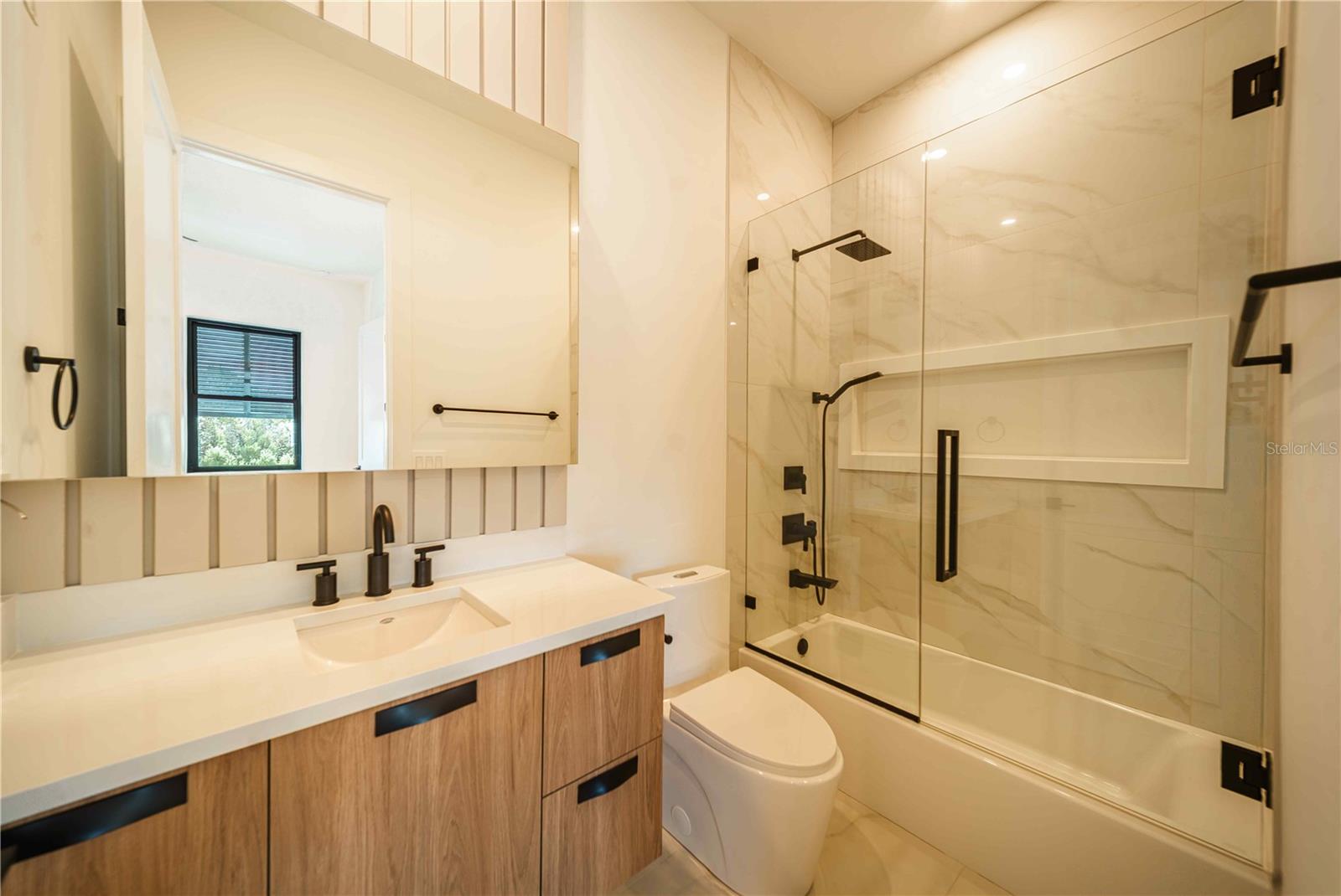 16118 Pendio Dr Property Photo 39