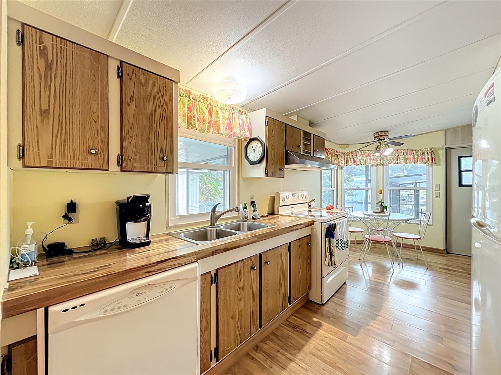13508 Palm Dr Property Photo 6