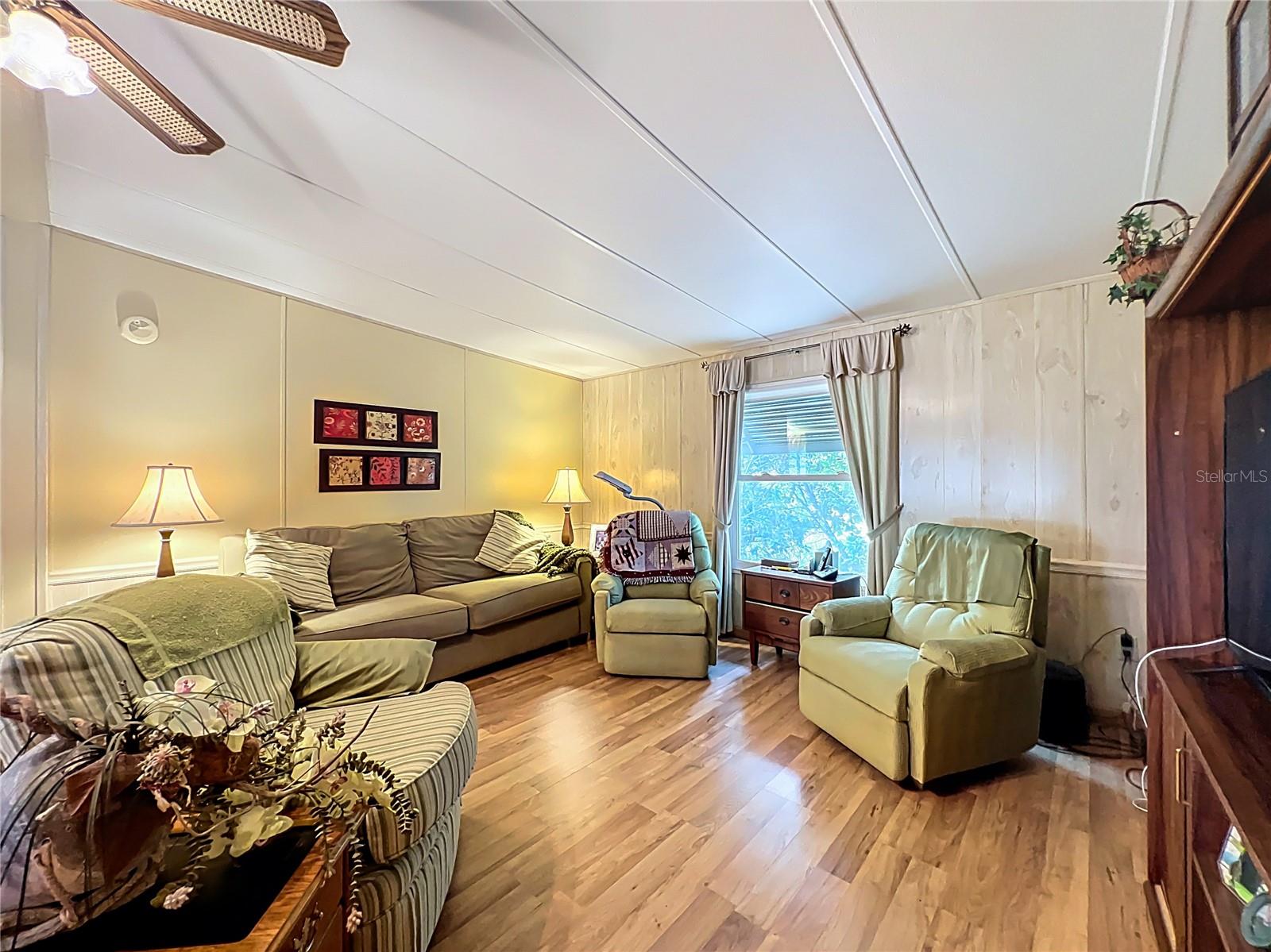 13508 Palm Dr Property Photo 7