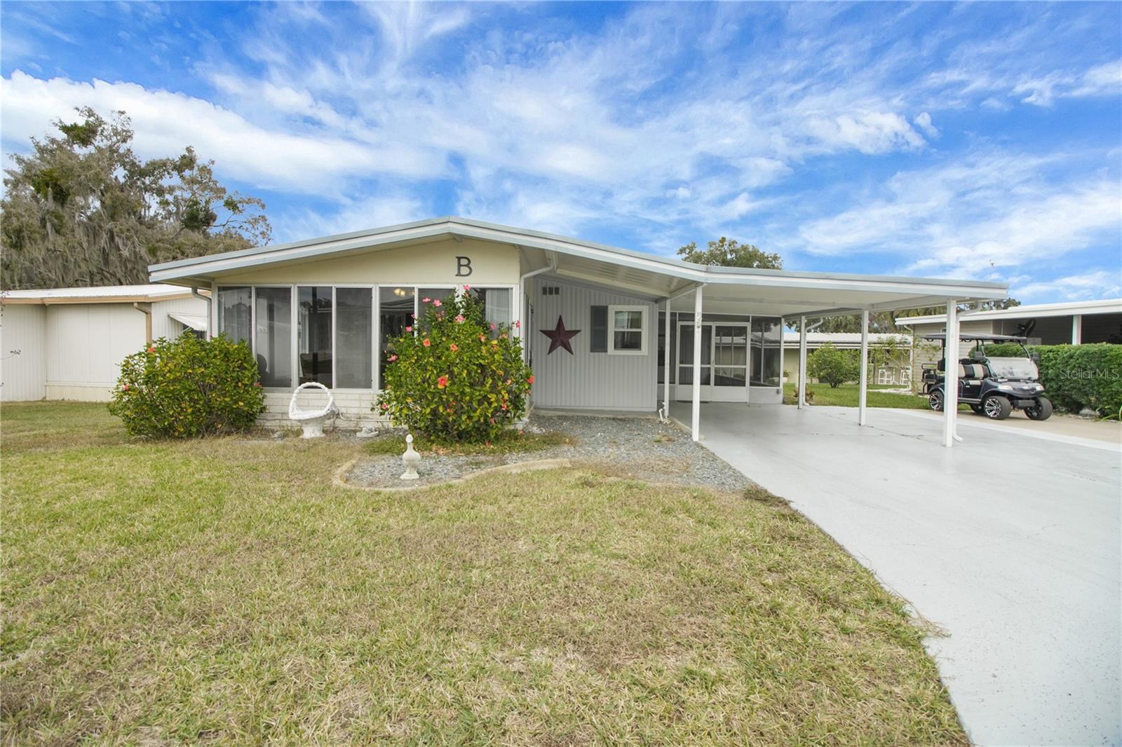 11 ORANGEWOOD DR Property Photo 1