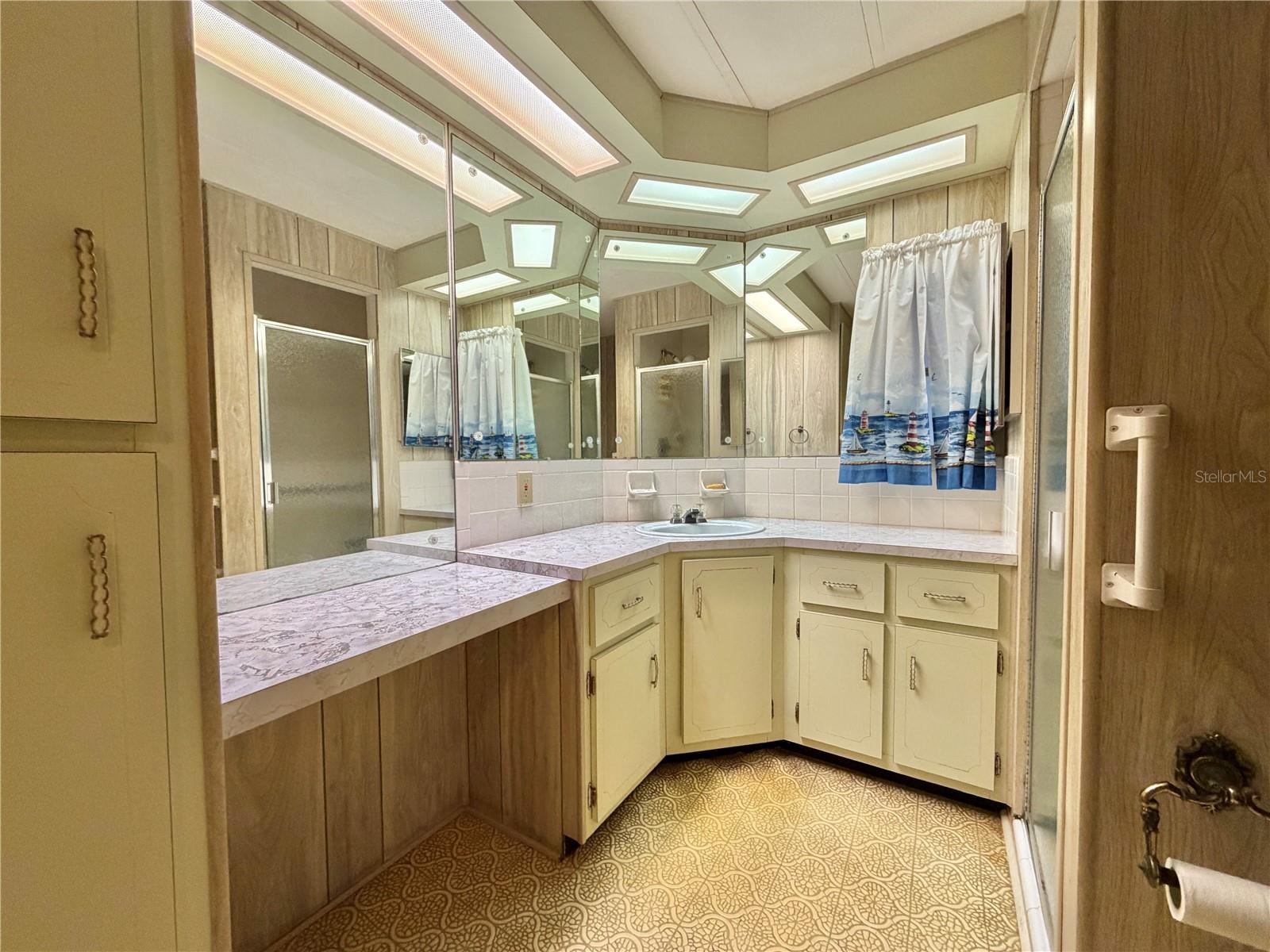 211 Aspen Cir Property Photo 40