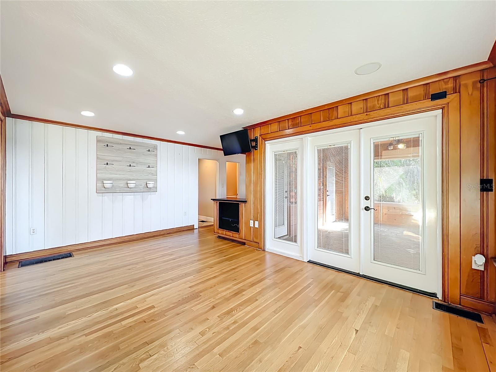 2400 Topping Pl Property Photo 16
