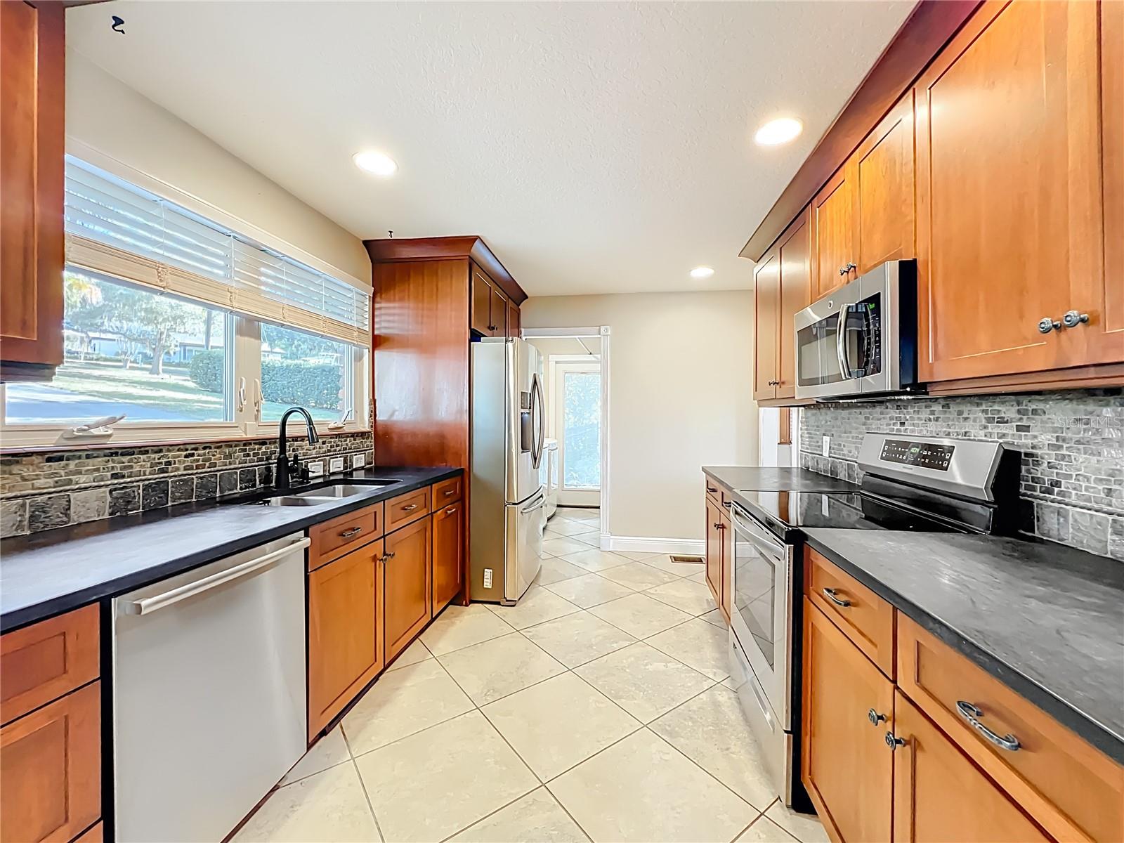 2400 Topping Pl Property Photo 29