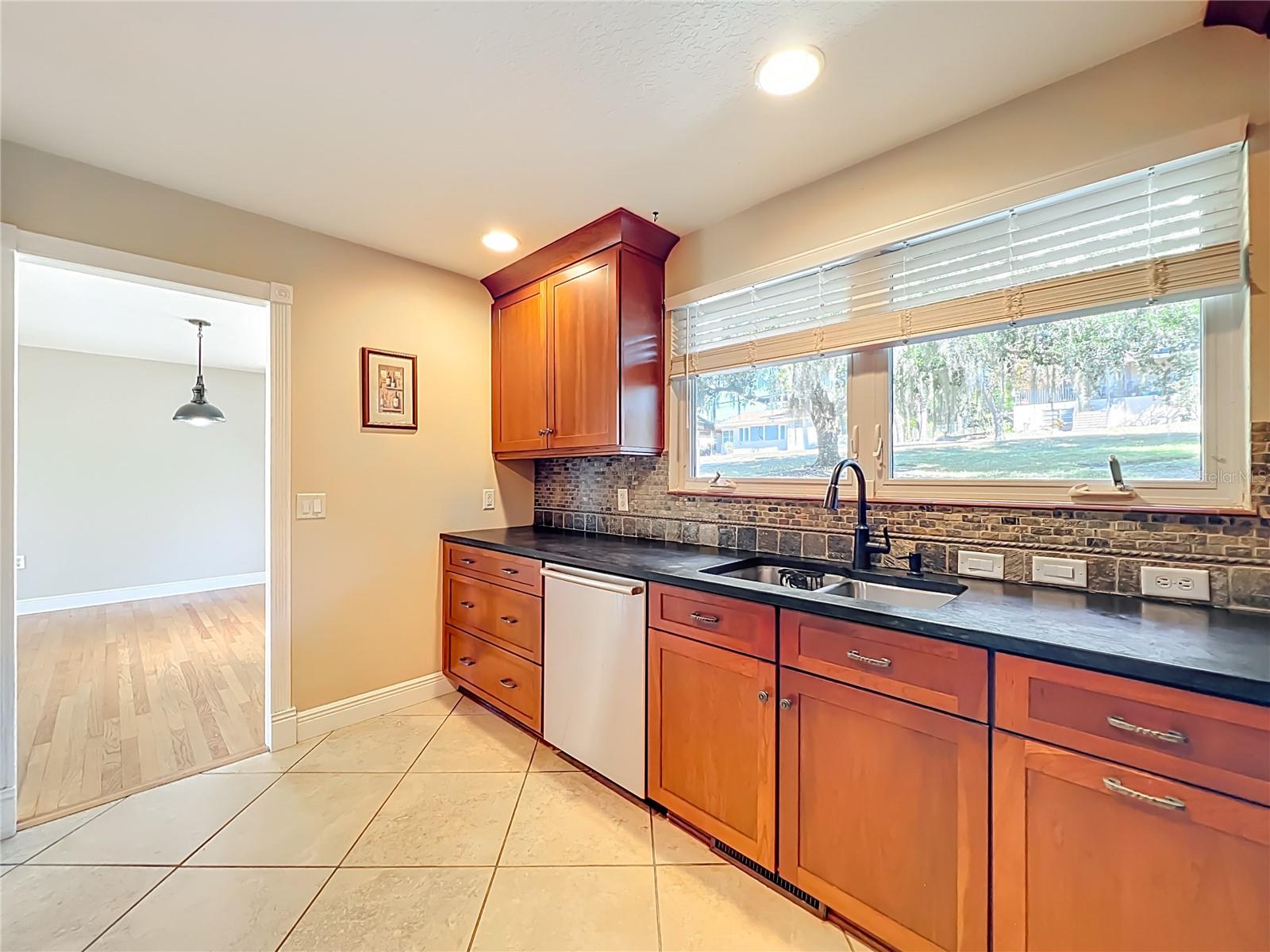 2400 Topping Pl Property Photo 31