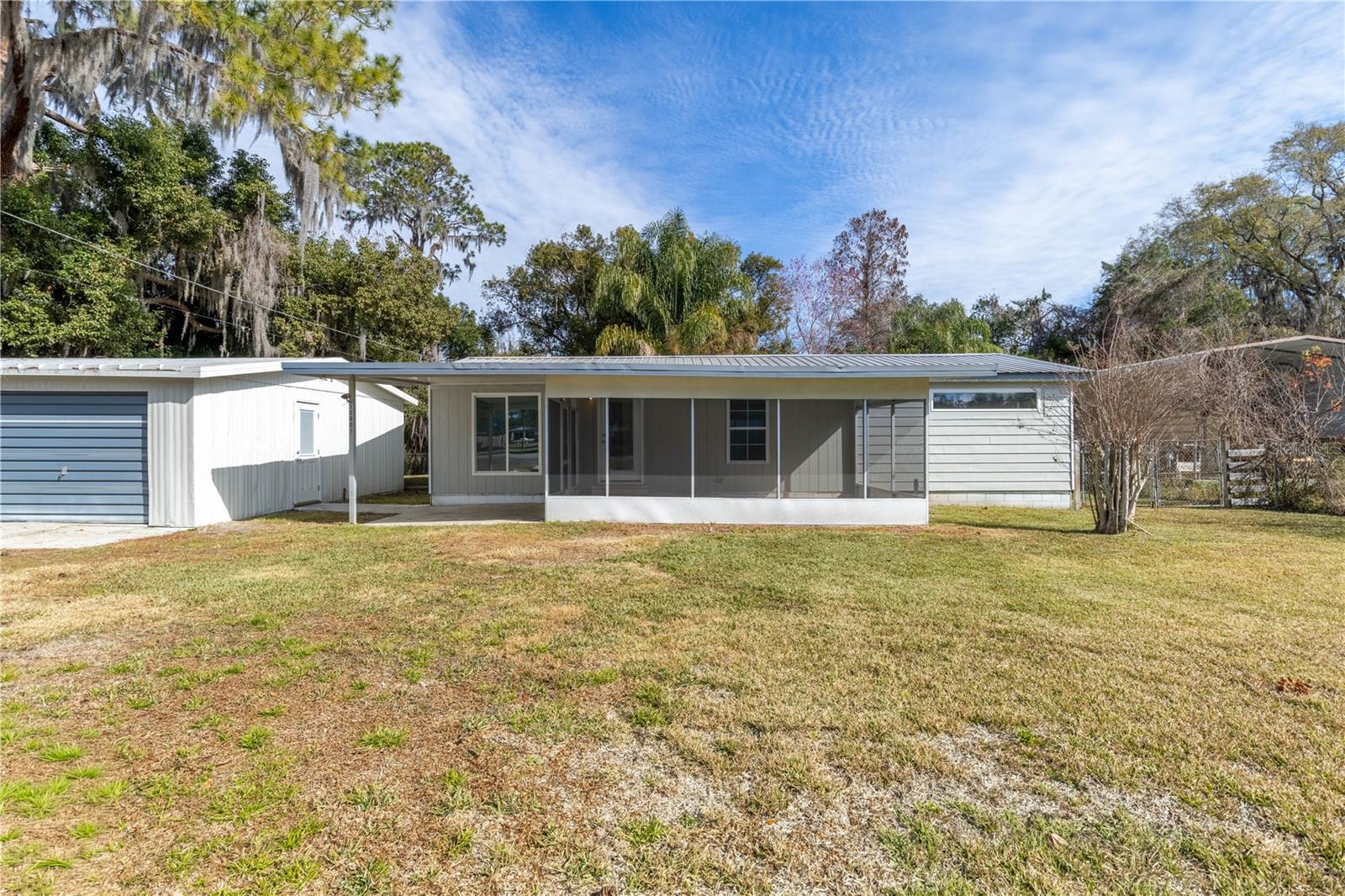 11807 Ocklawaha Dr Property Photo 1