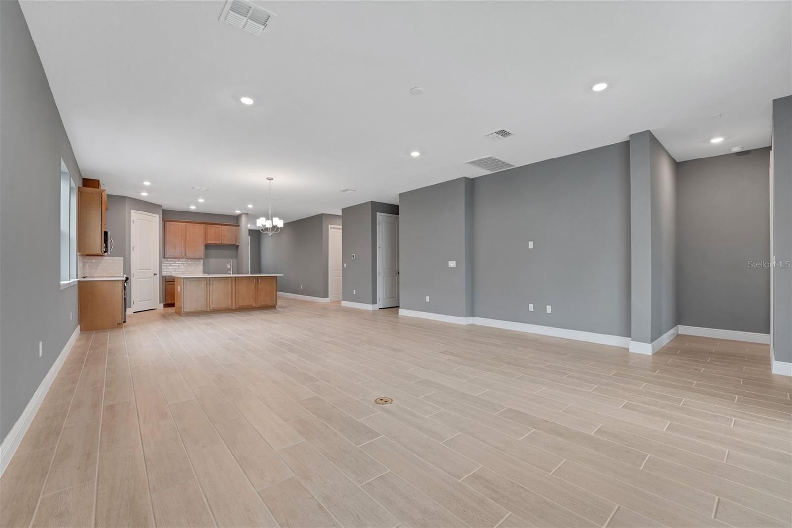 985 Fiesta Key Cir Property Photo 17