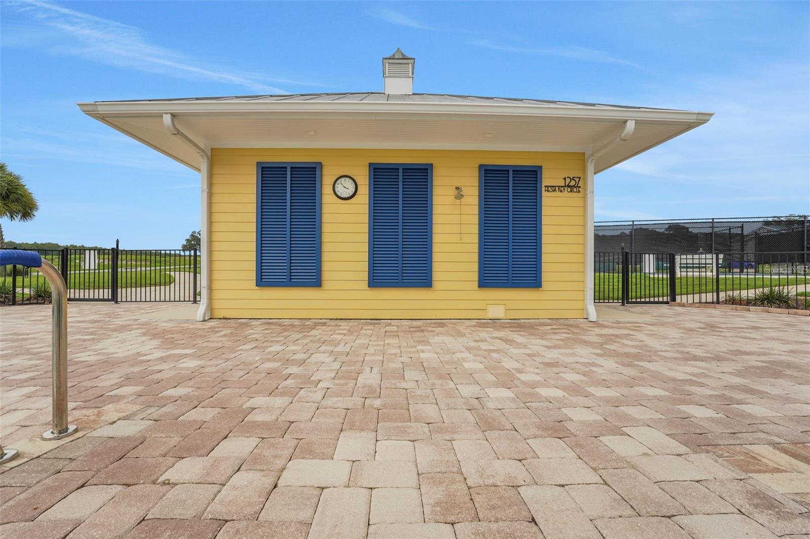 985 Fiesta Key Cir Property Photo 44