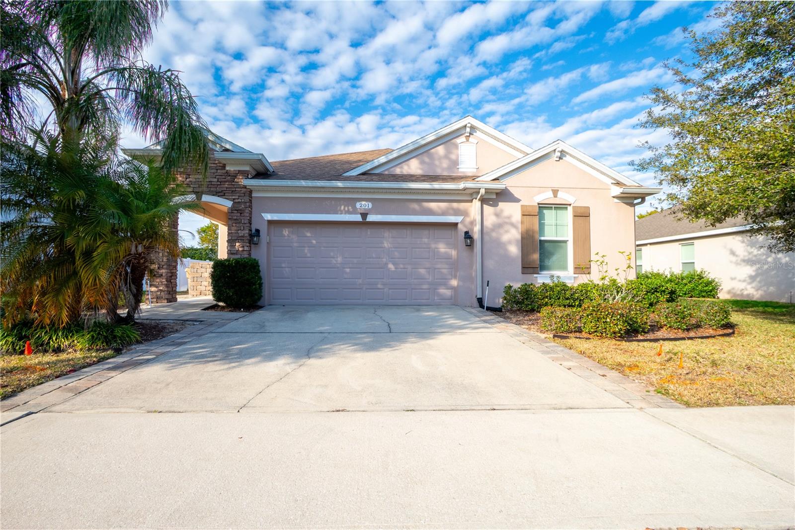 201 COMPASS ROSE DR