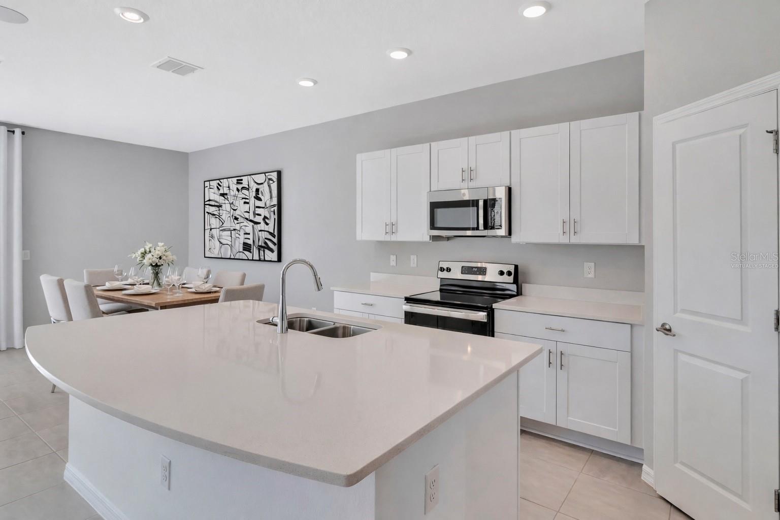 2596 Penguin Blvd Property Photo 8