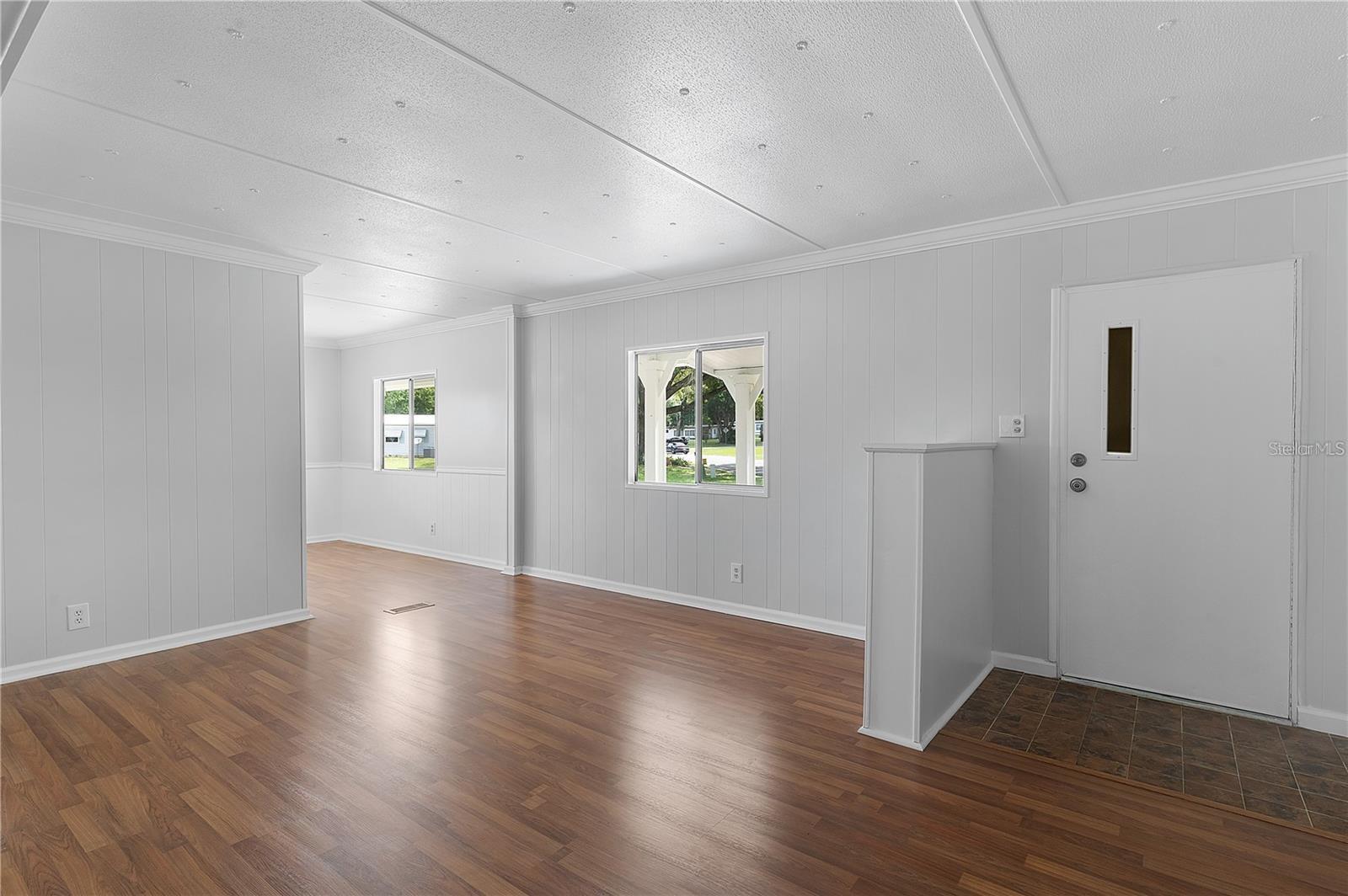 302 Ivanhoe Cir Property Photo 4