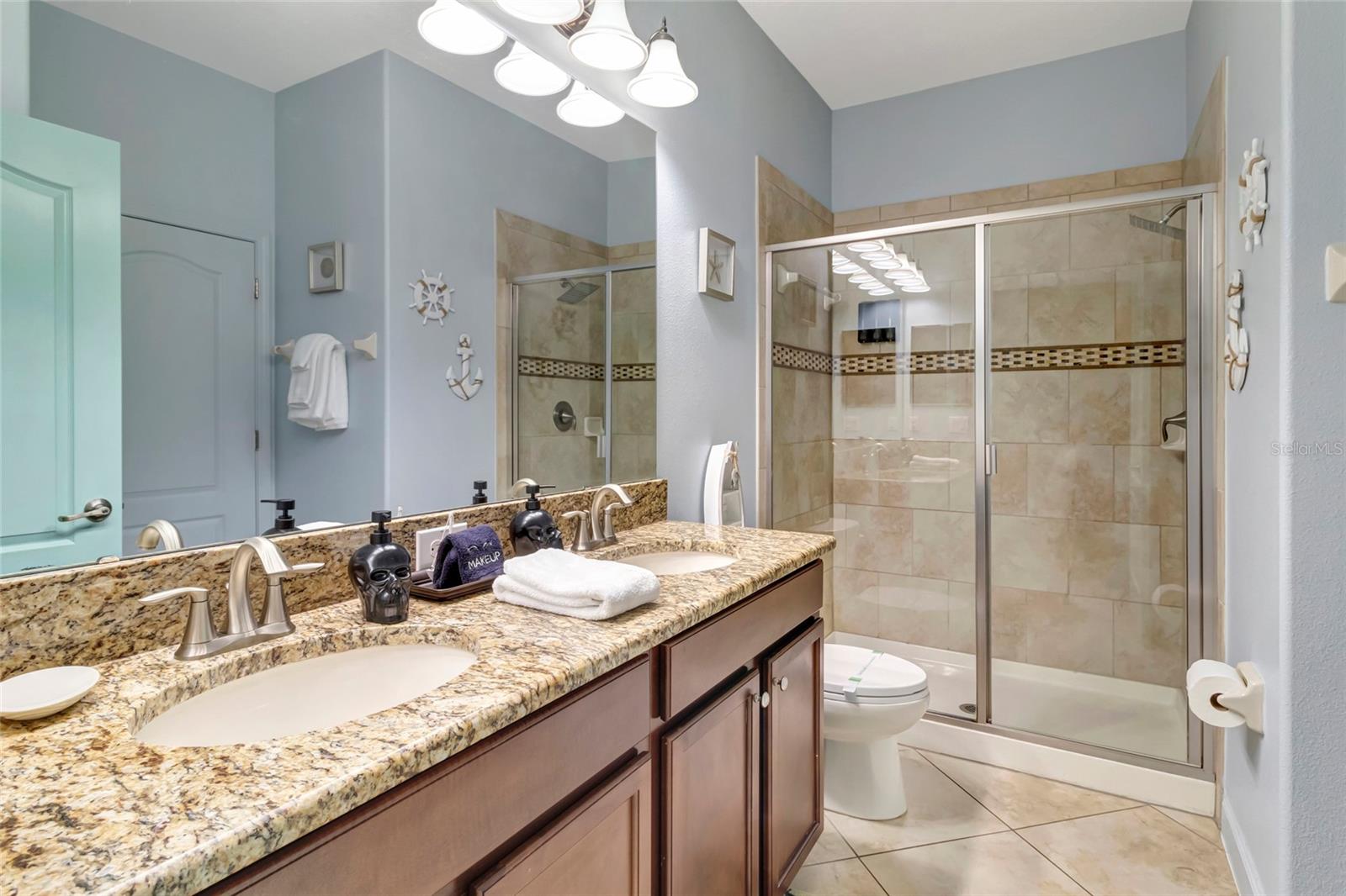 1424 Wexford Way Property Photo 7