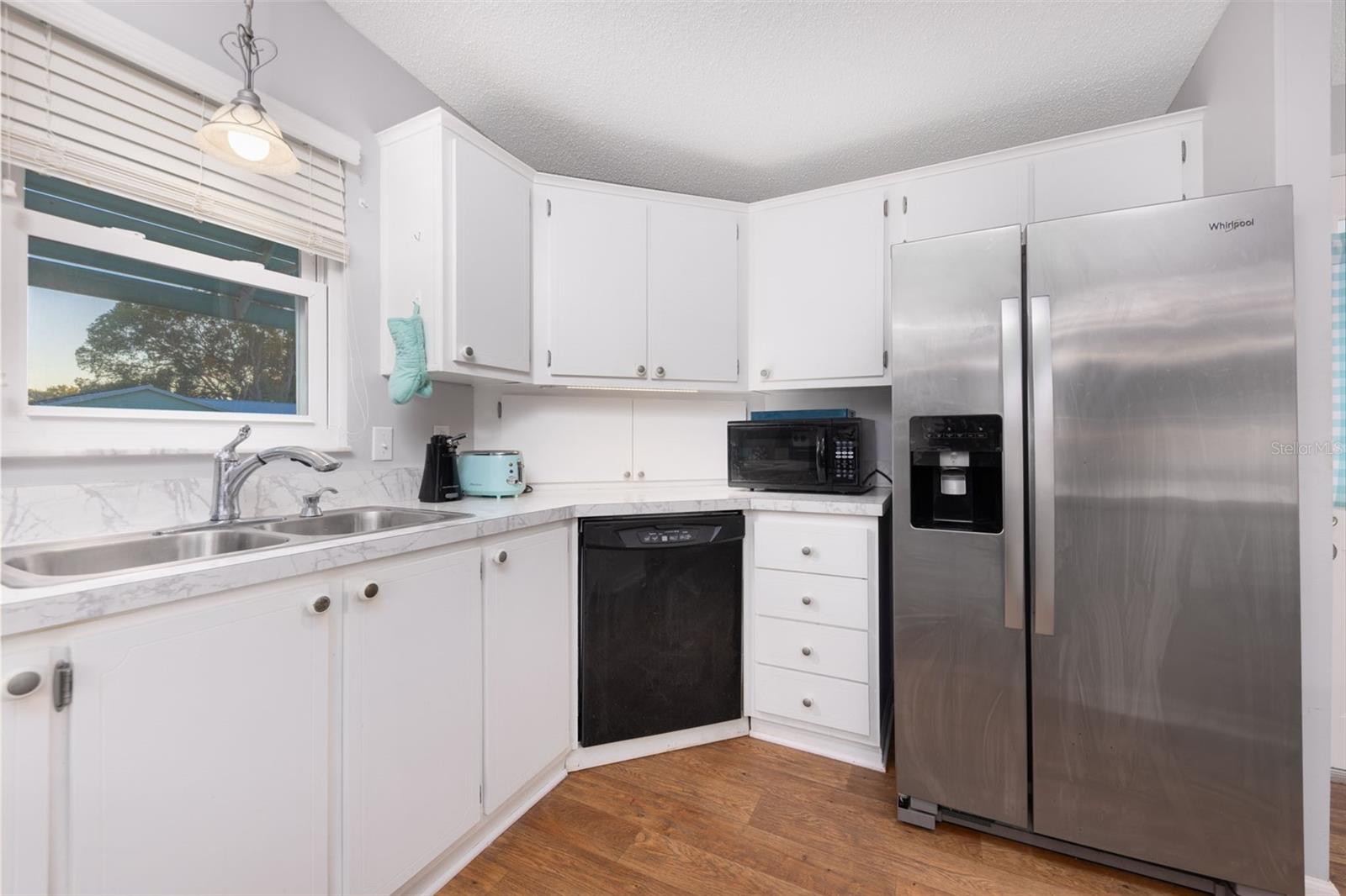 605 Rainbow Blvd Property Photo 3