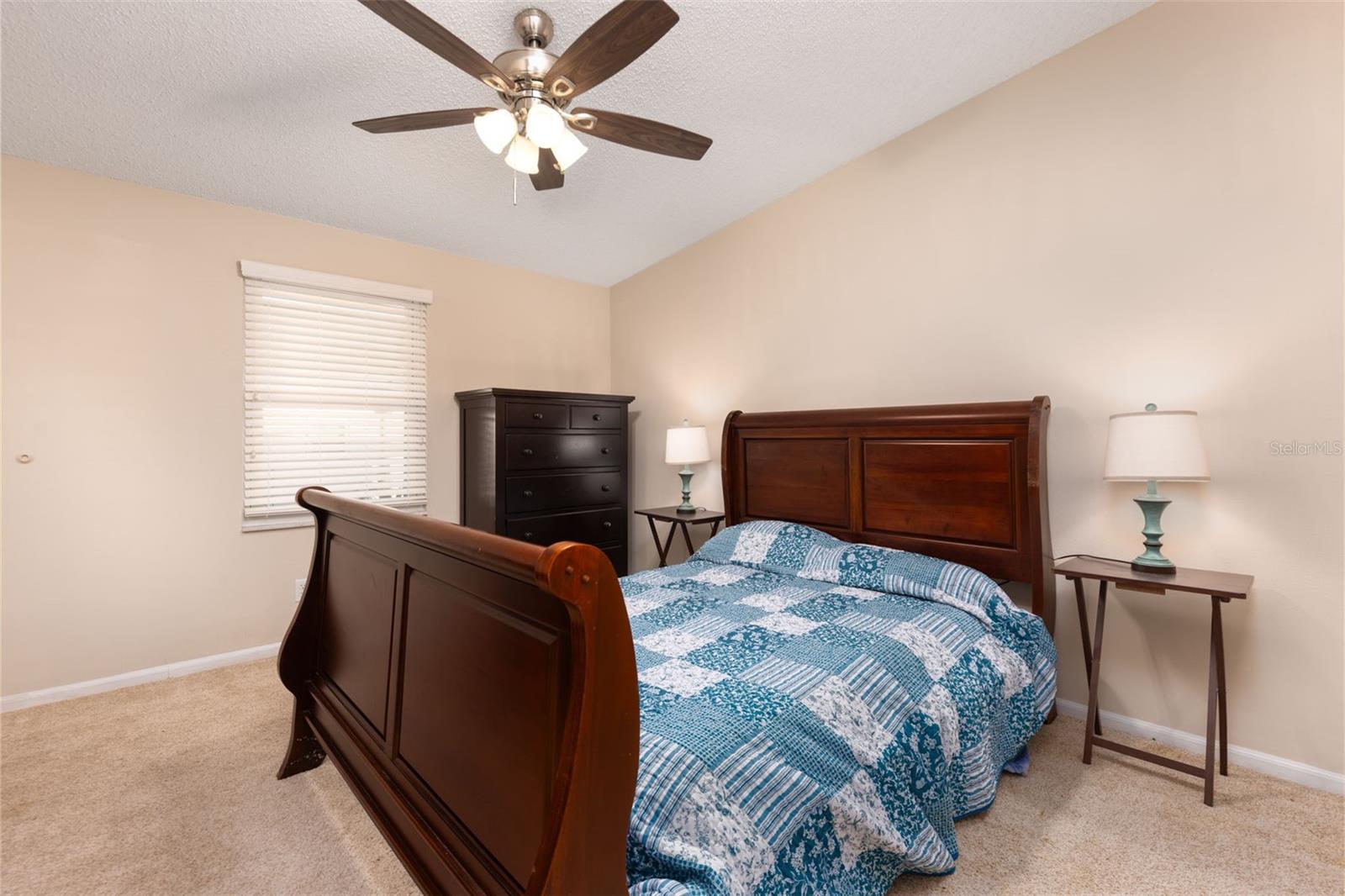 605 Rainbow Blvd Property Photo 8