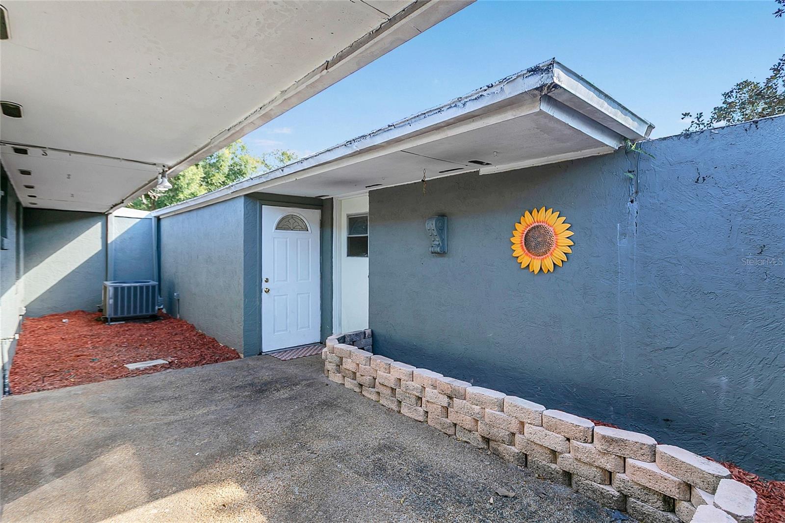 561 E Orange St Property Photo 2