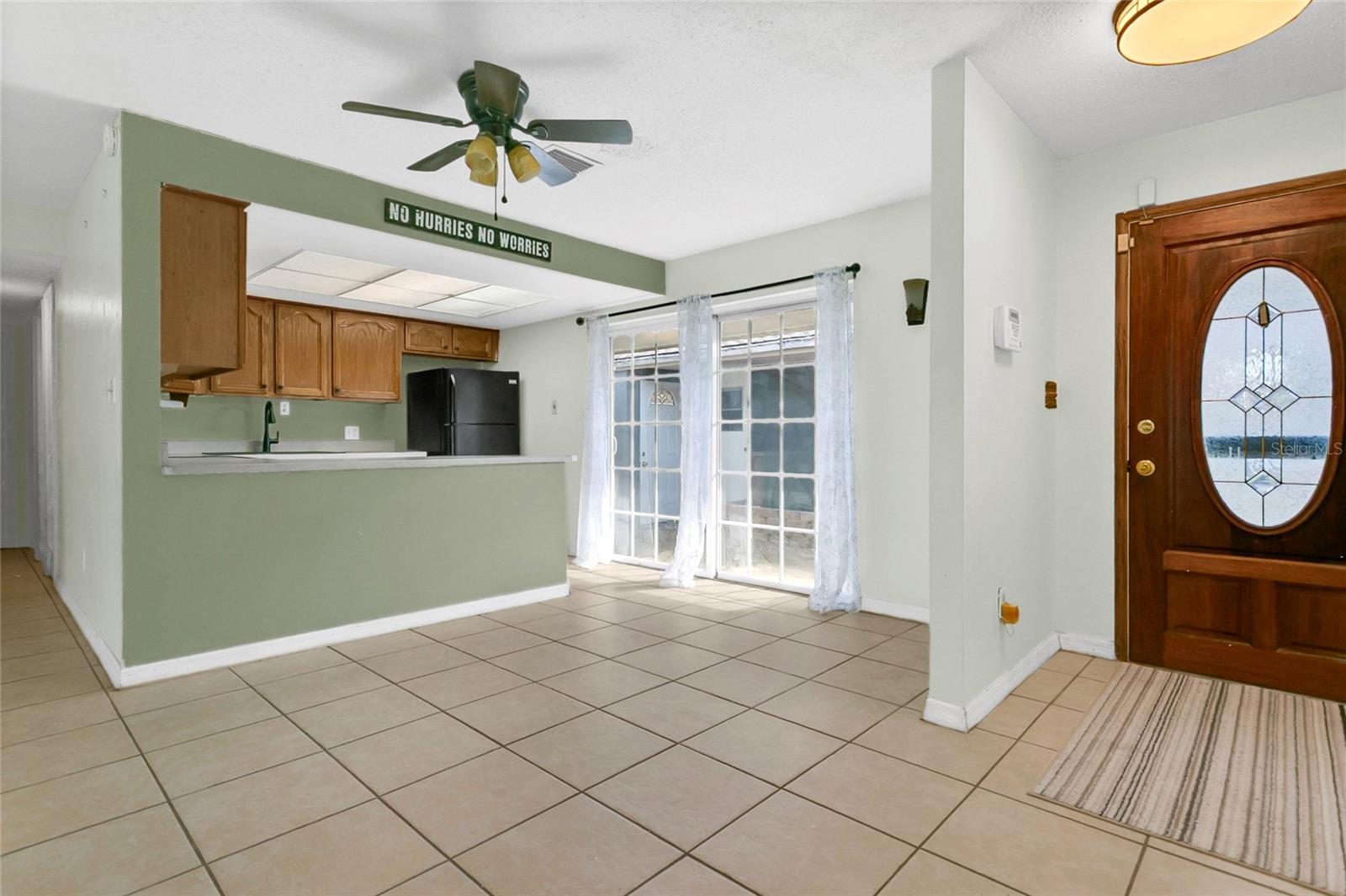 561 E Orange St Property Photo 5