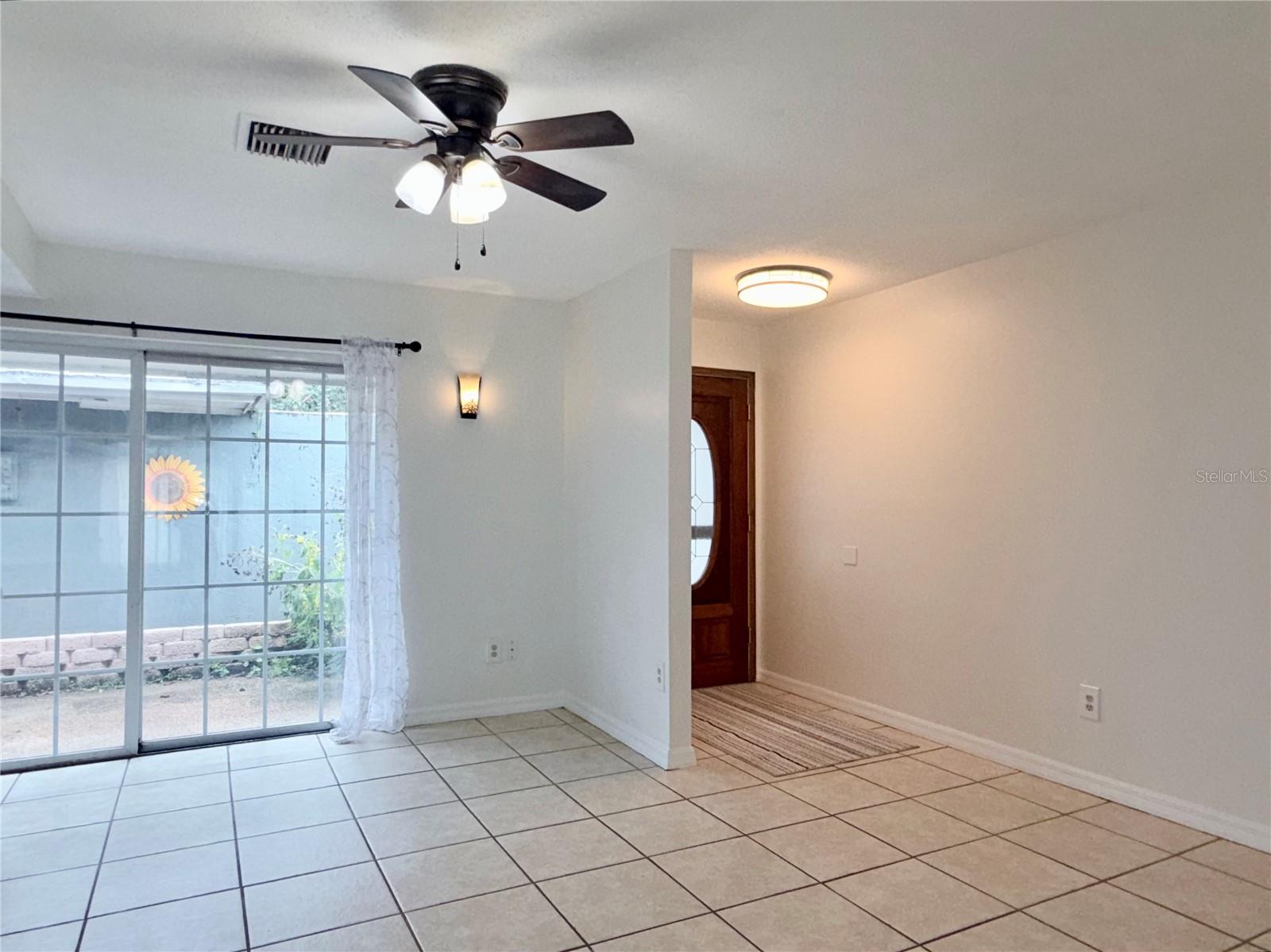 561 E Orange St Property Photo 6