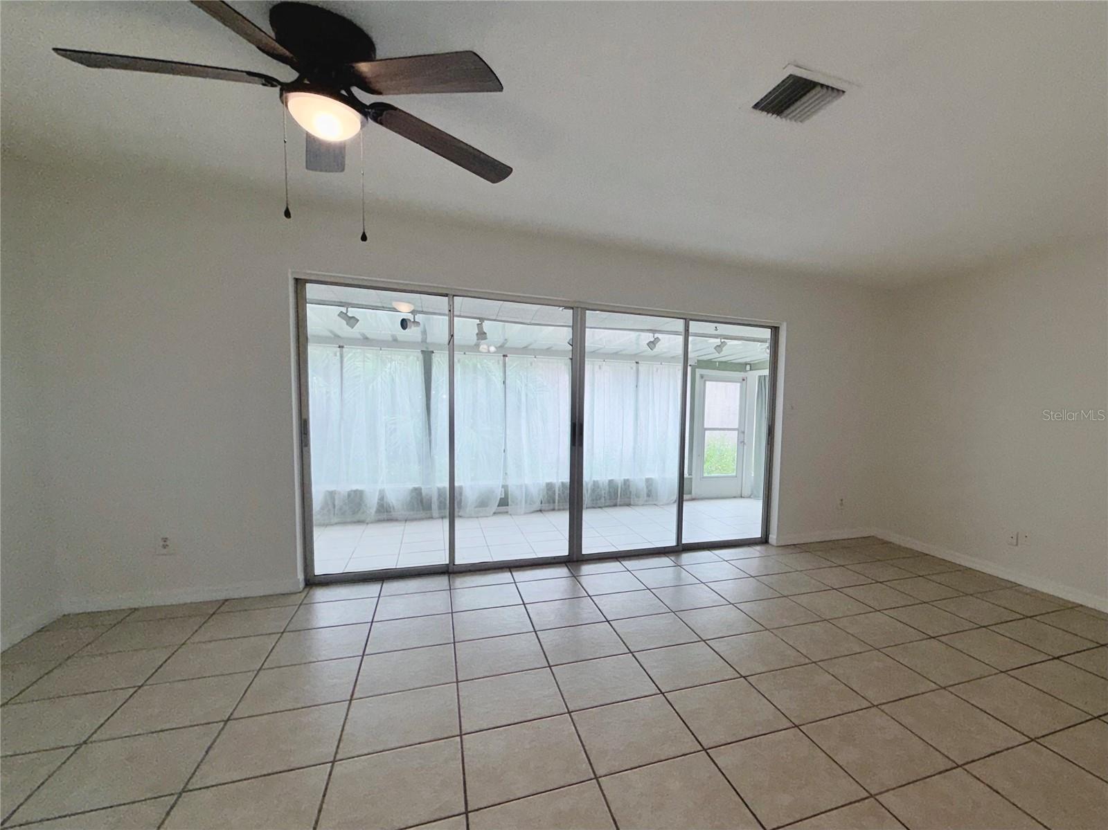 561 E Orange St Property Photo 13