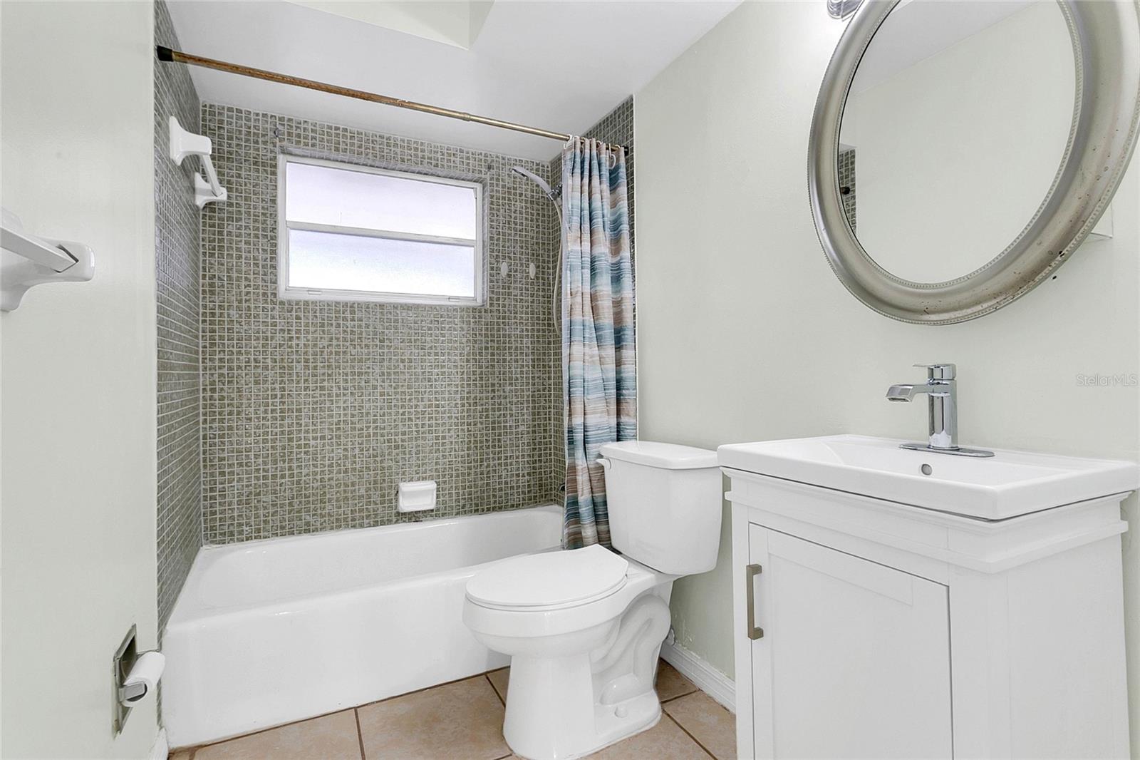 561 E Orange St Property Photo 14