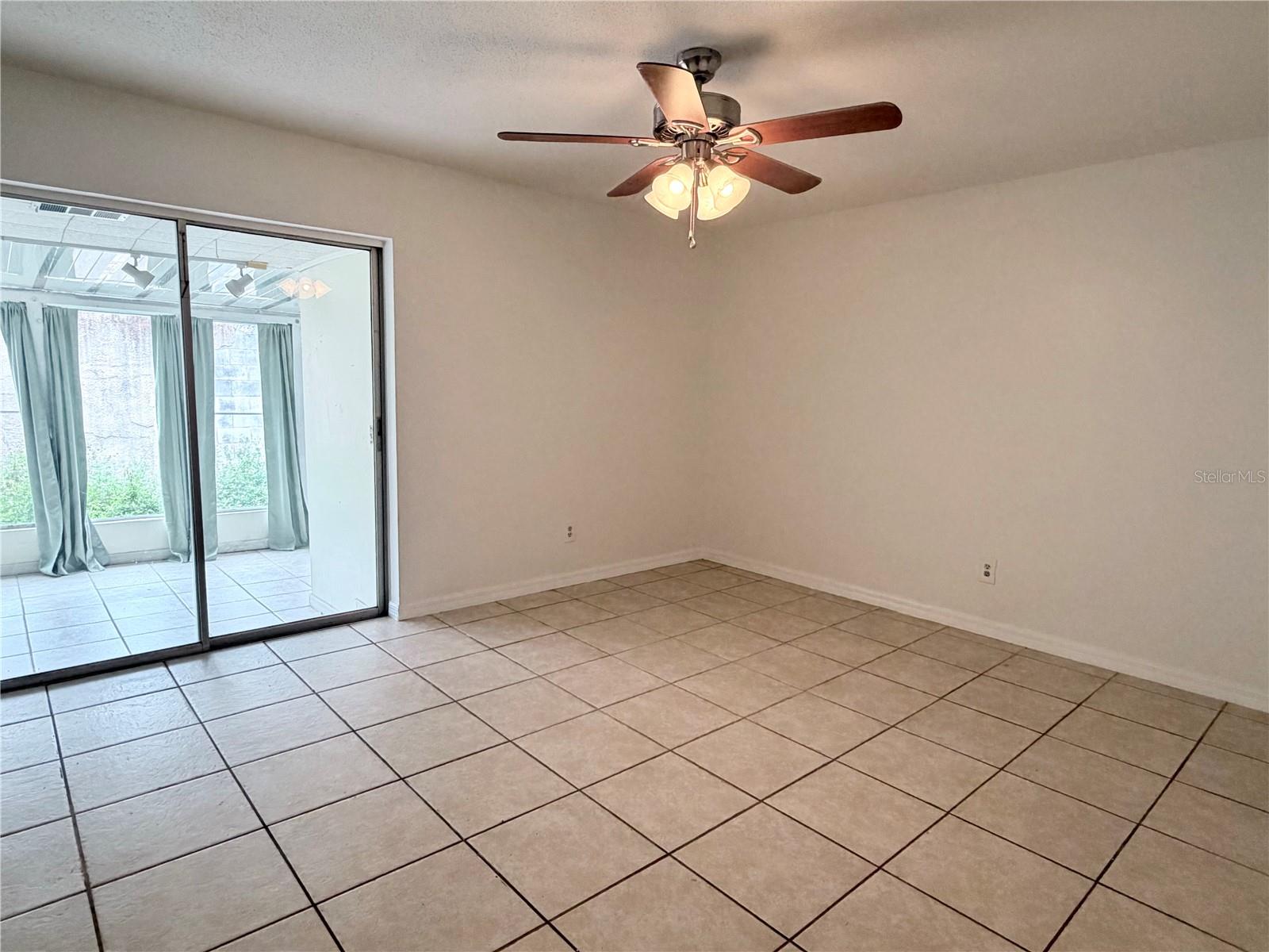 561 E Orange St Property Photo 14