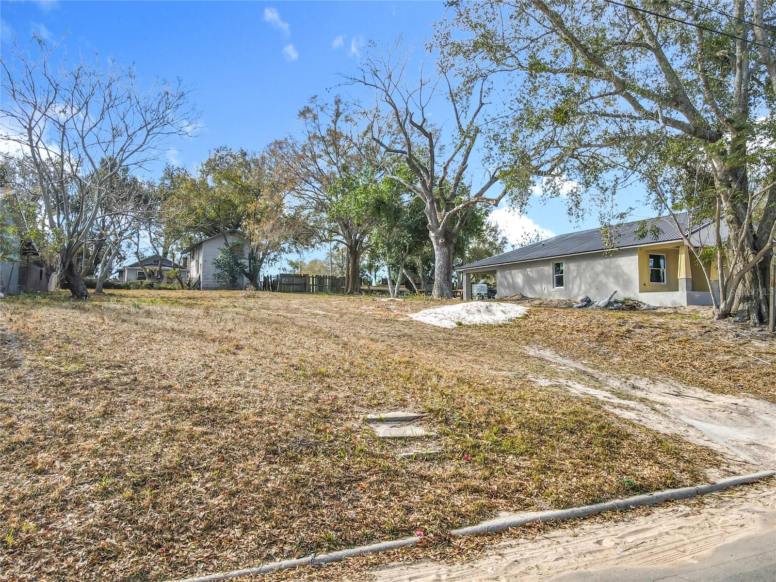 309 Weaver Ave Property Photo 3