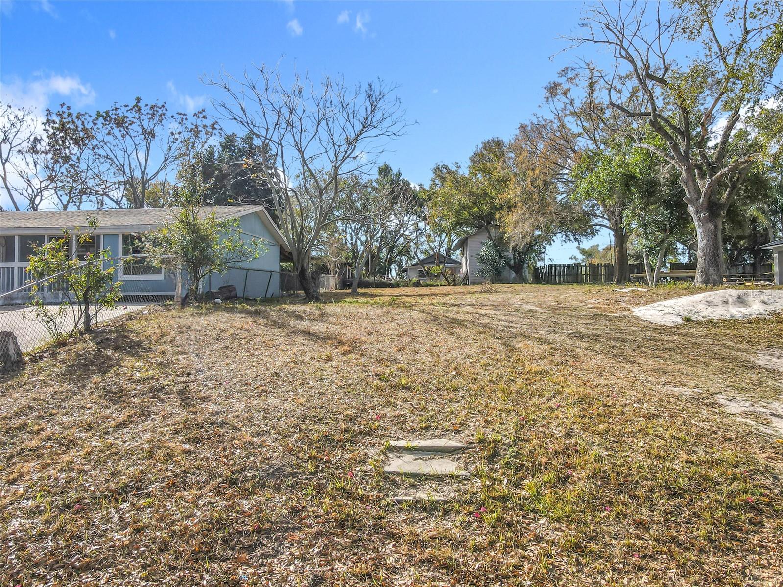 309 Weaver Ave Property Photo 5