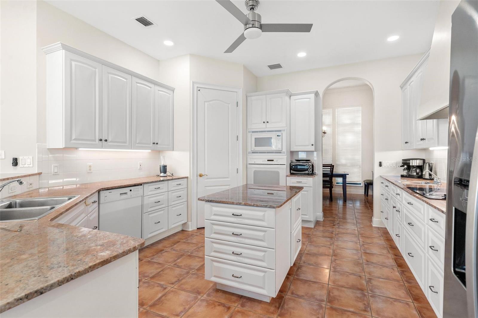 38230 Yale Cir Property Photo 23