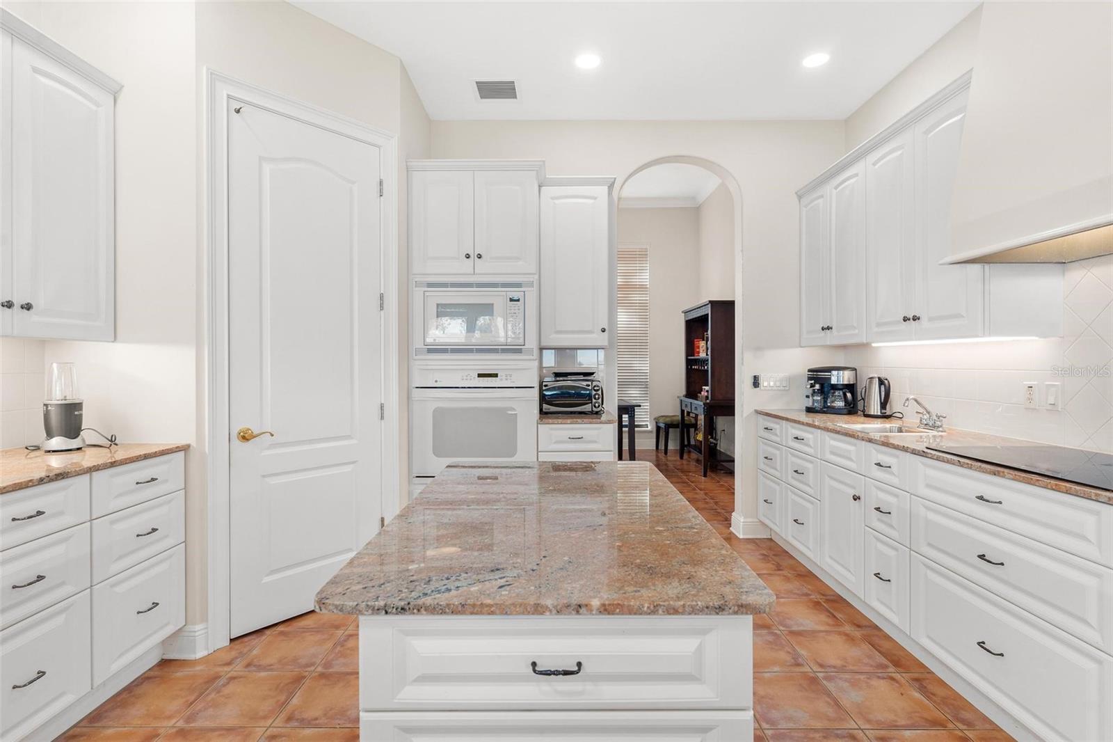 38230 Yale Cir Property Photo 25