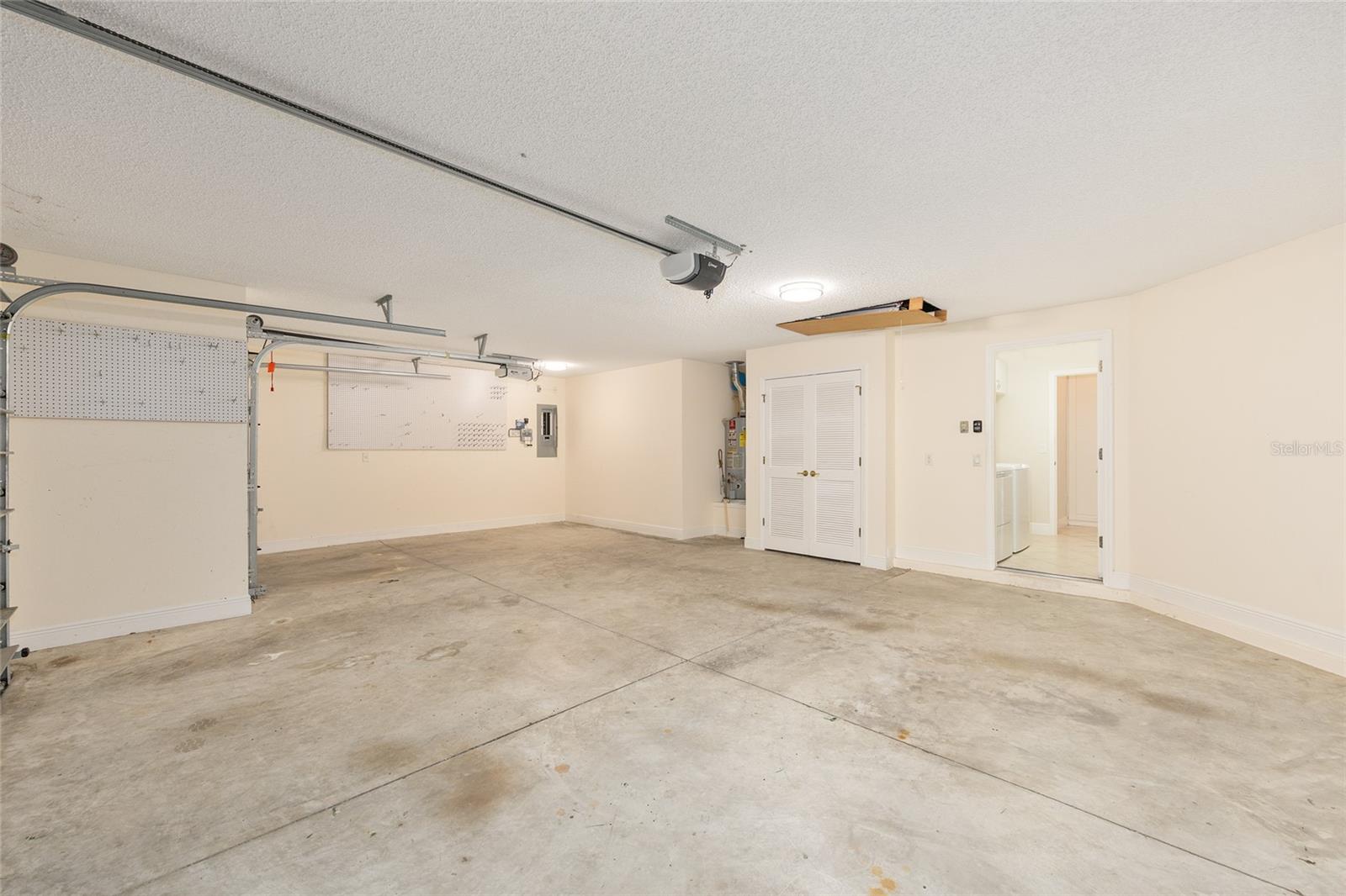 840 Folsum Pl Property Photo 45