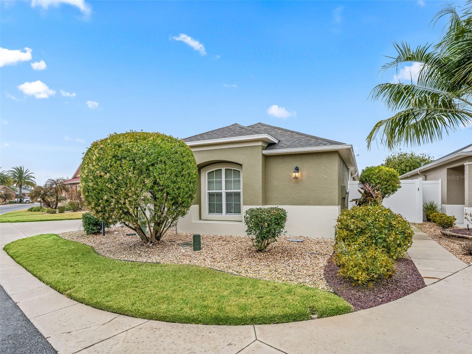 3698 Robertson Way Property Photo 5