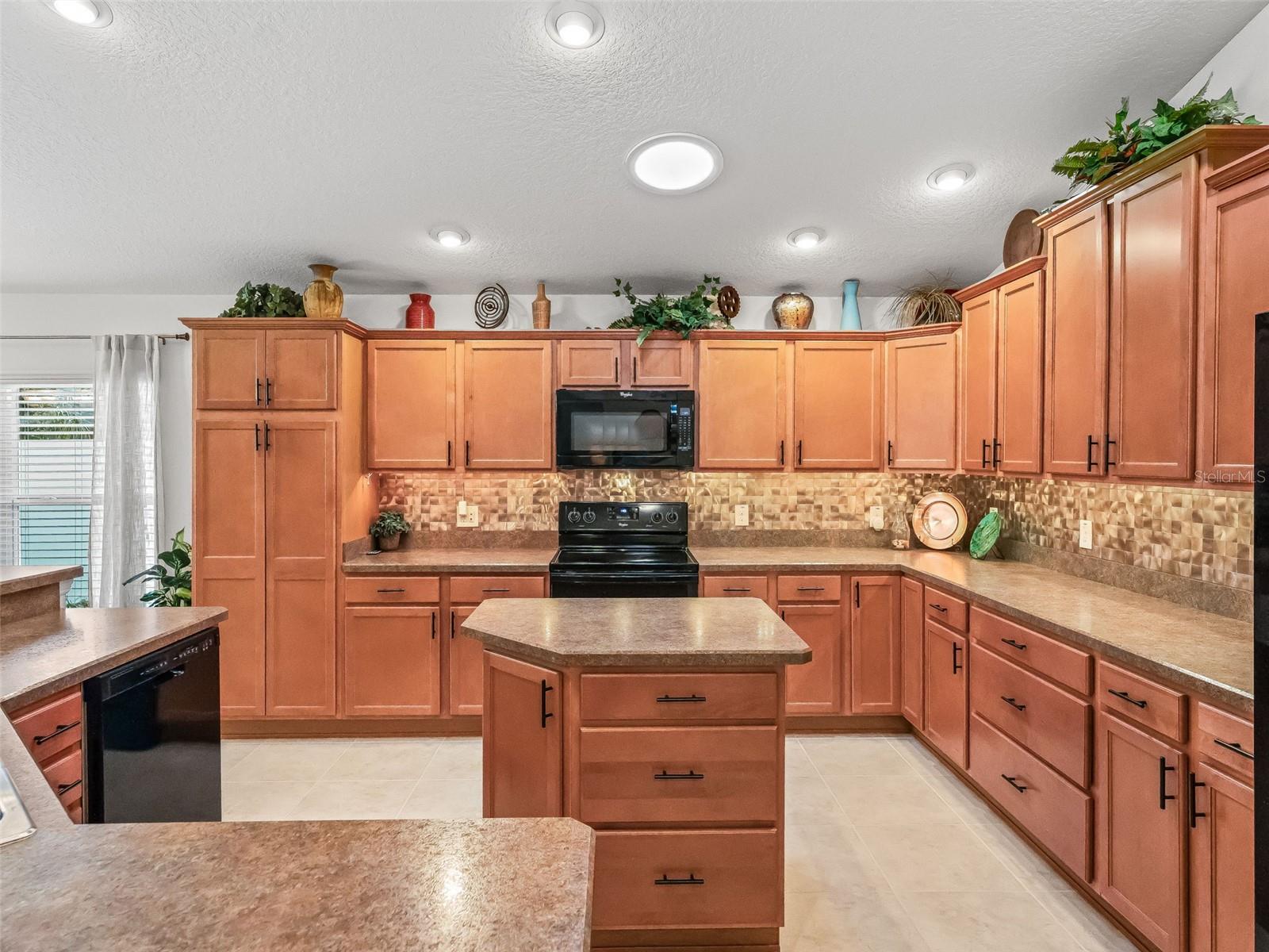 3698 Robertson Way Property Photo 15