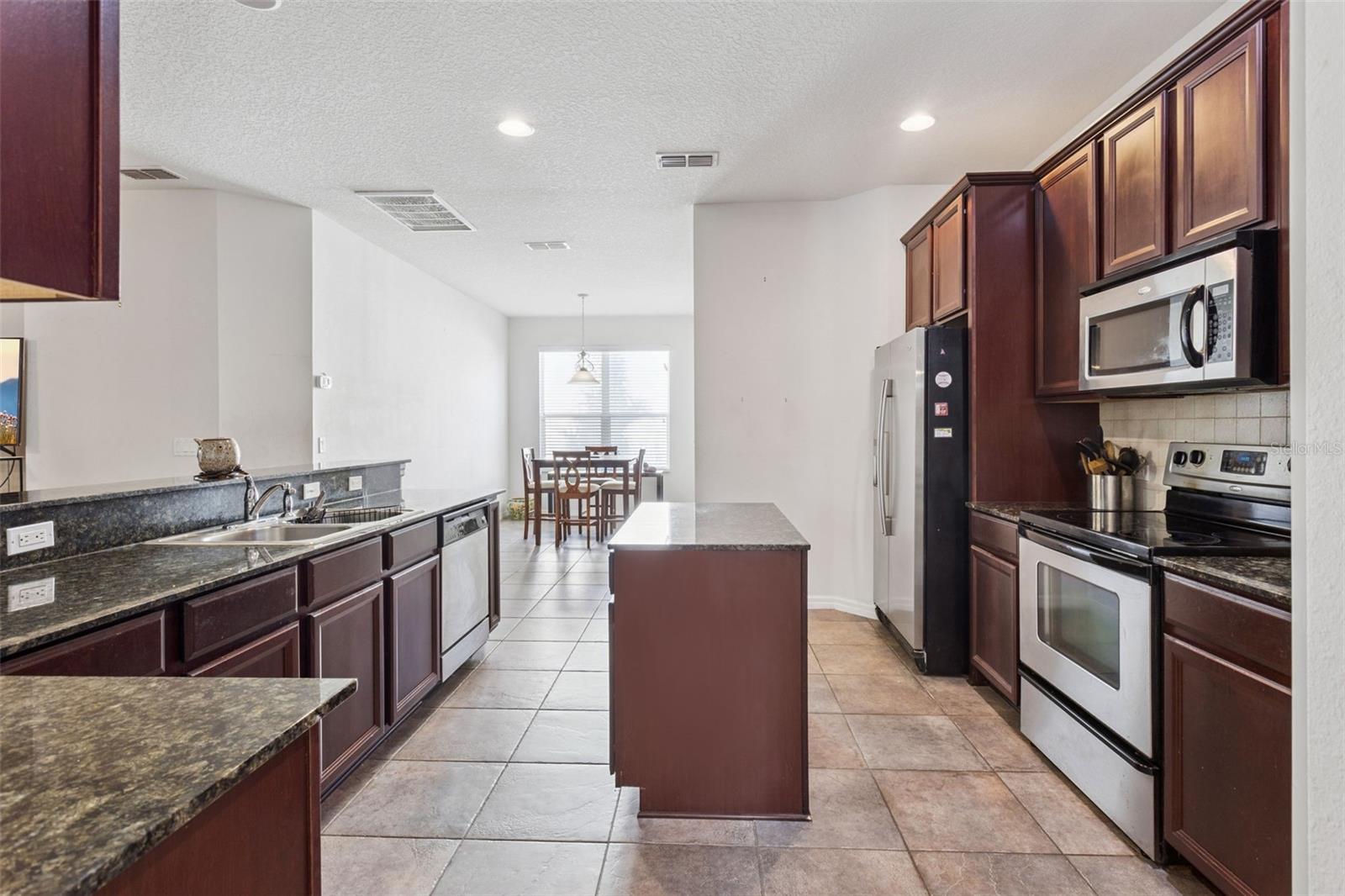 30337 Gidran Ter Property Photo 4