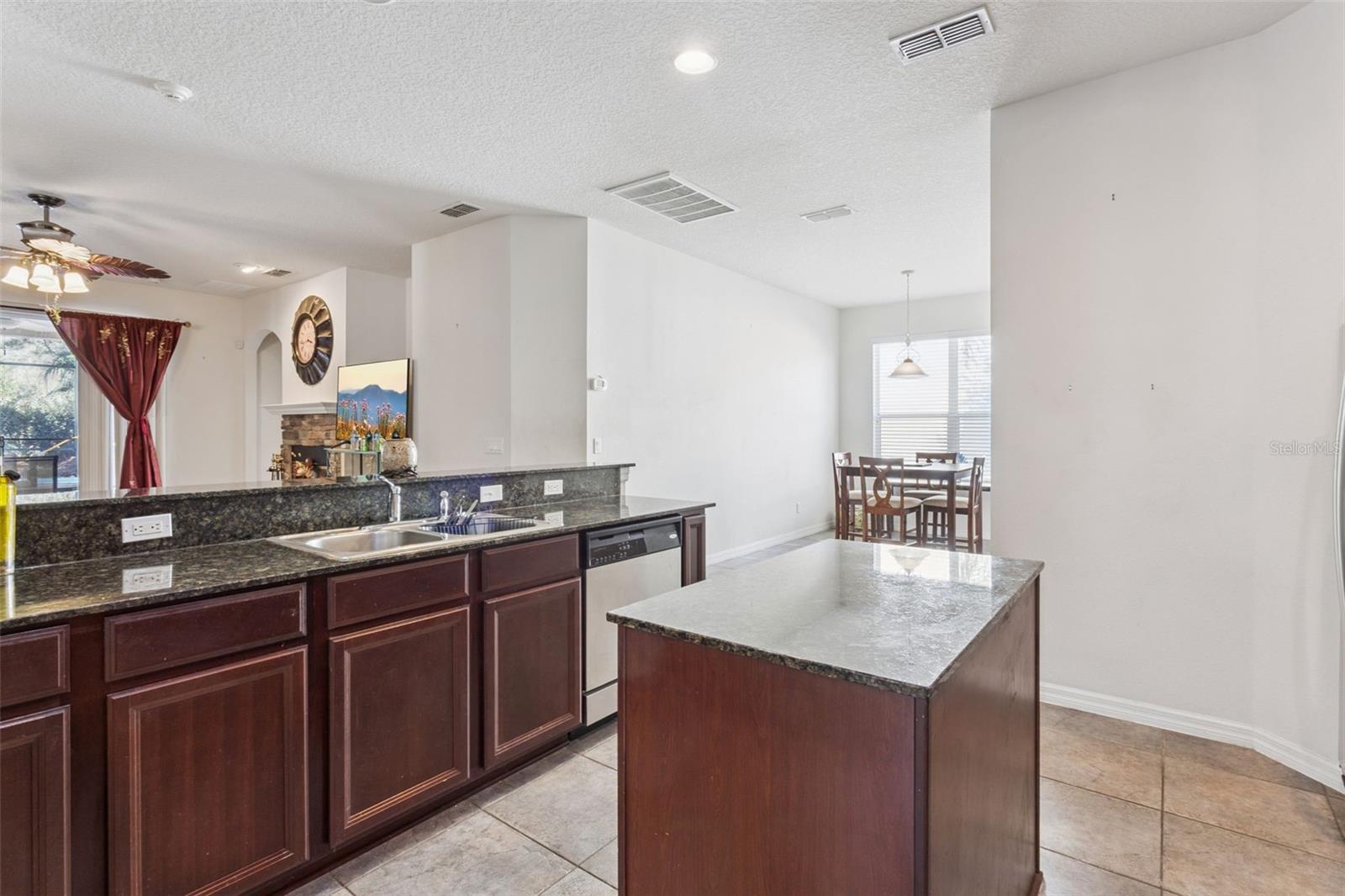 30337 Gidran Ter Property Photo 5