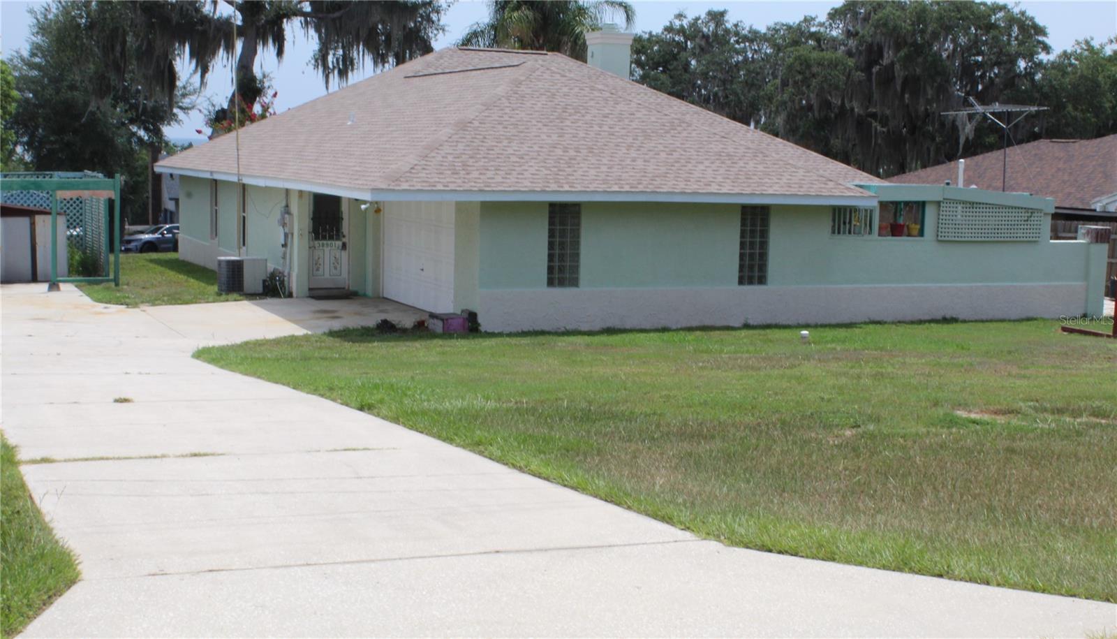 38901 Ella Dr Property Photo 2