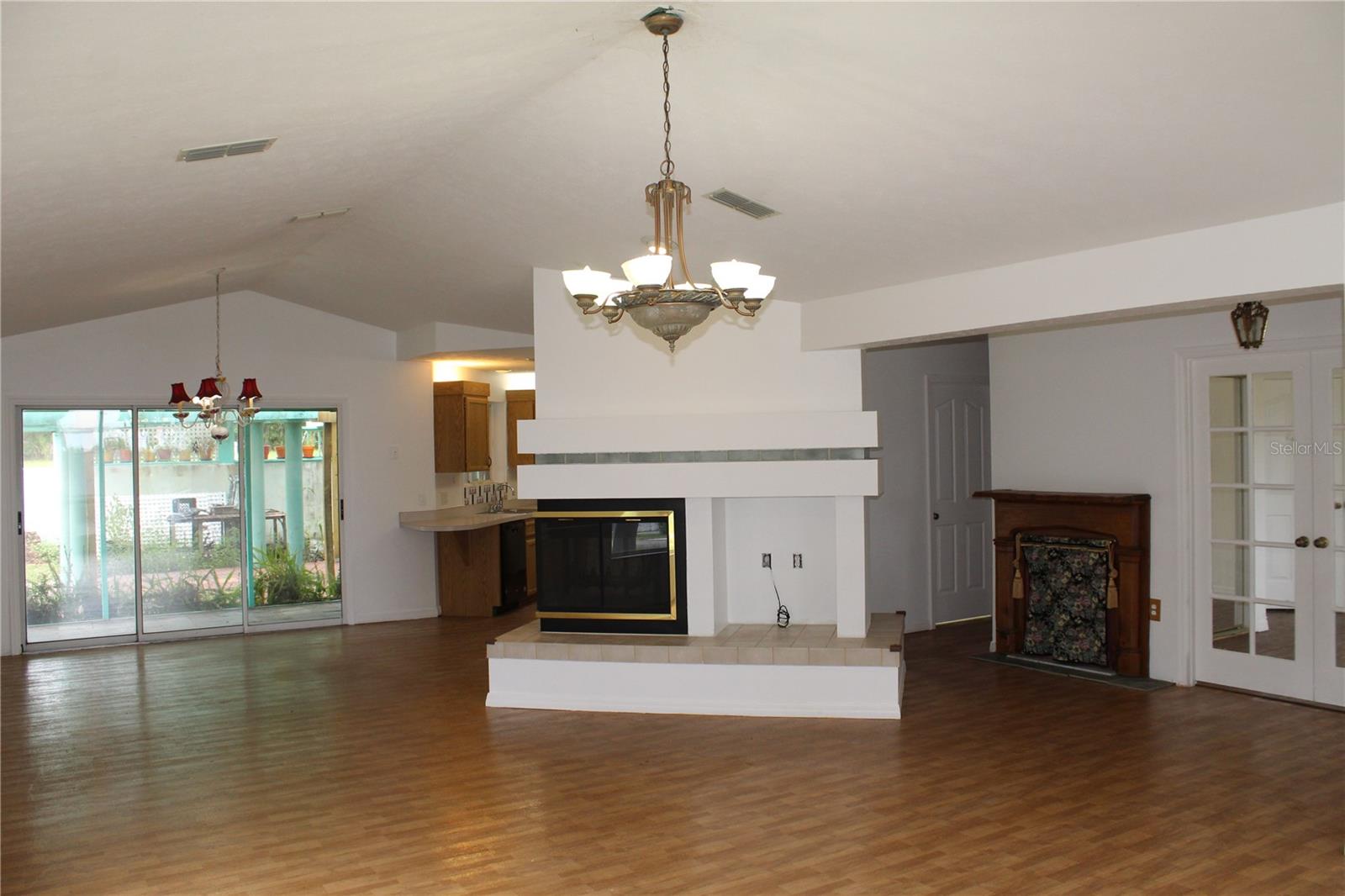 38901 Ella Dr Property Photo 4