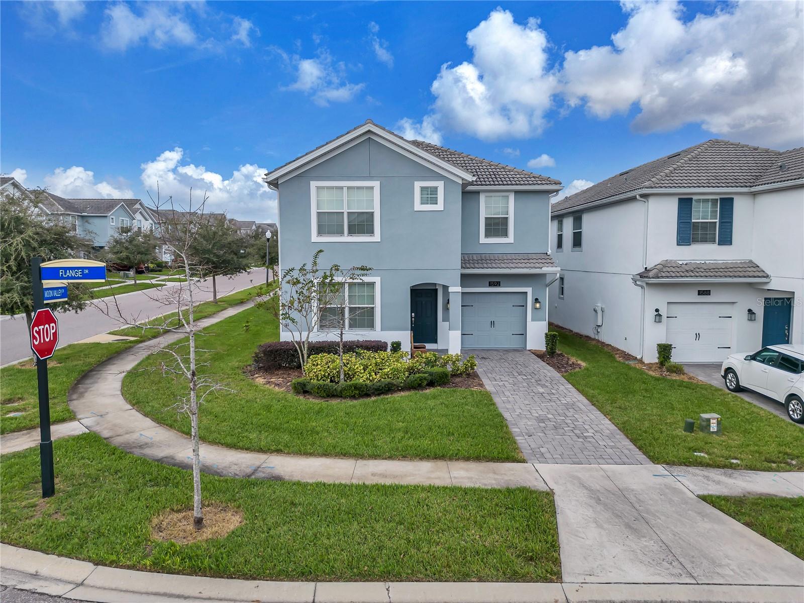 1592 Flange Dr Property Photo 2