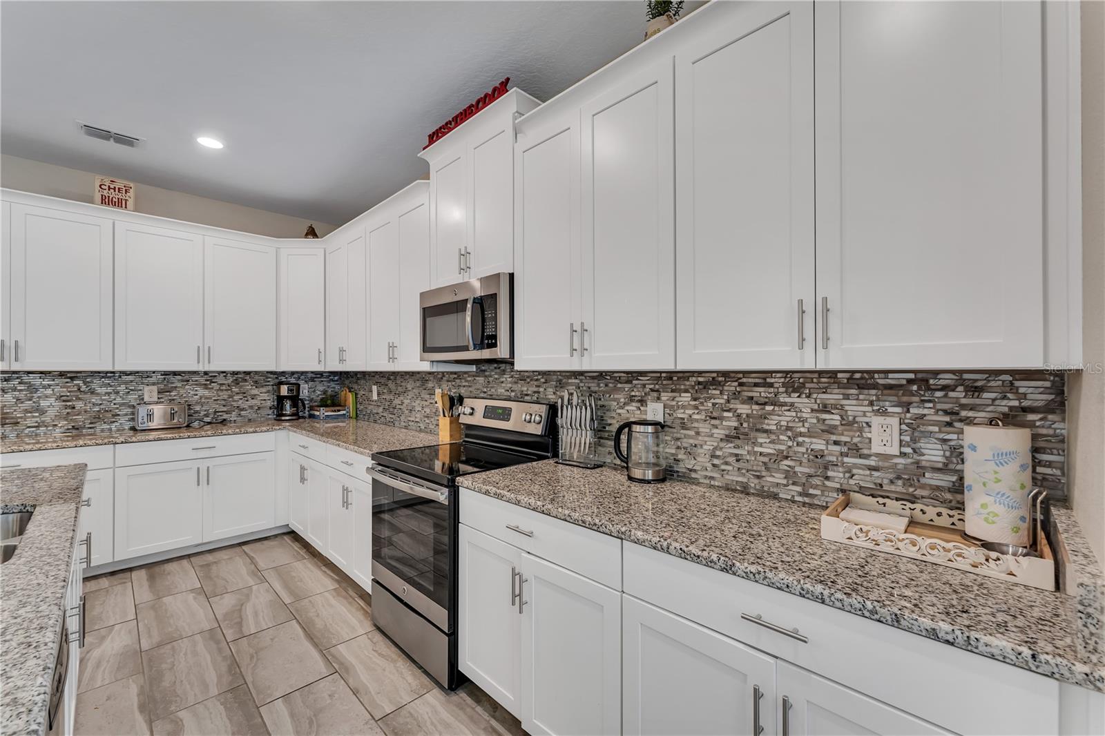 1592 Flange Dr Property Photo 17