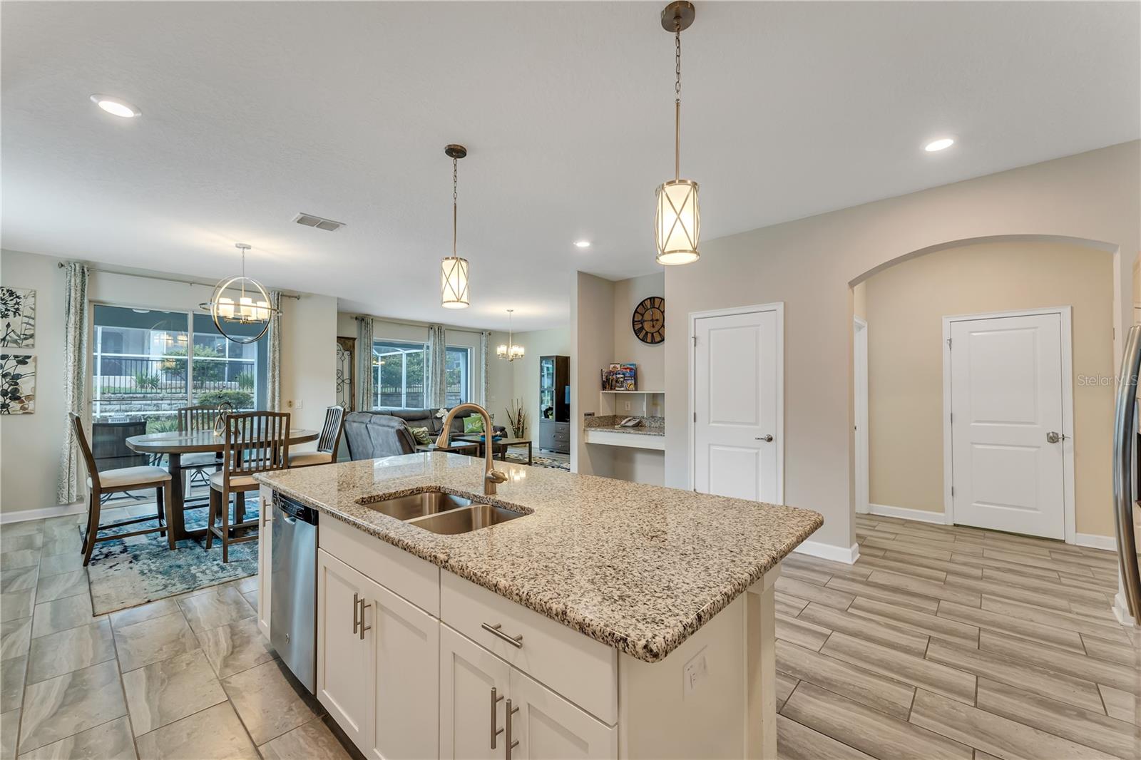 1592 Flange Dr Property Photo 18