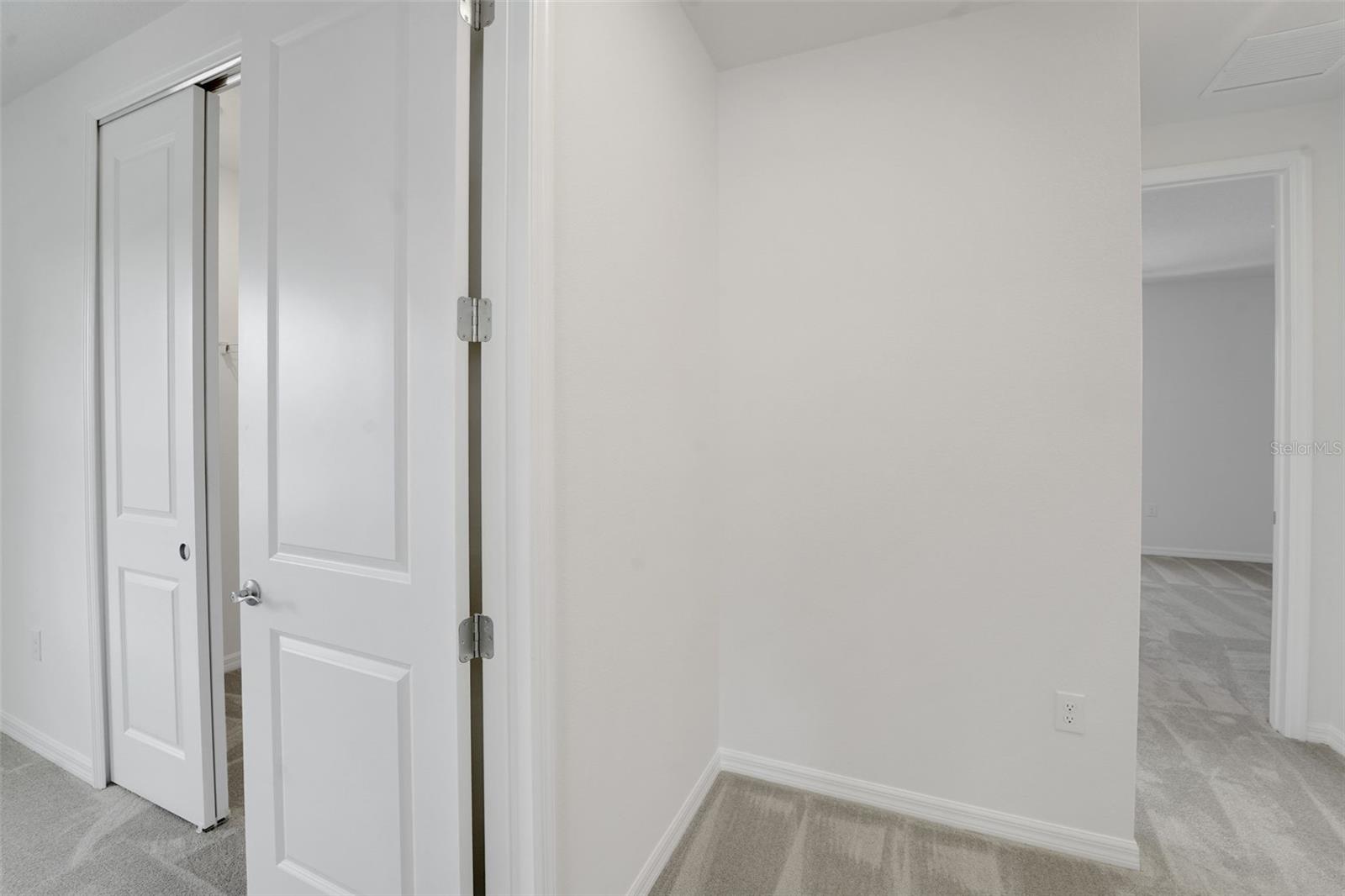 17453 Valleywood Pkwy Property Photo 40