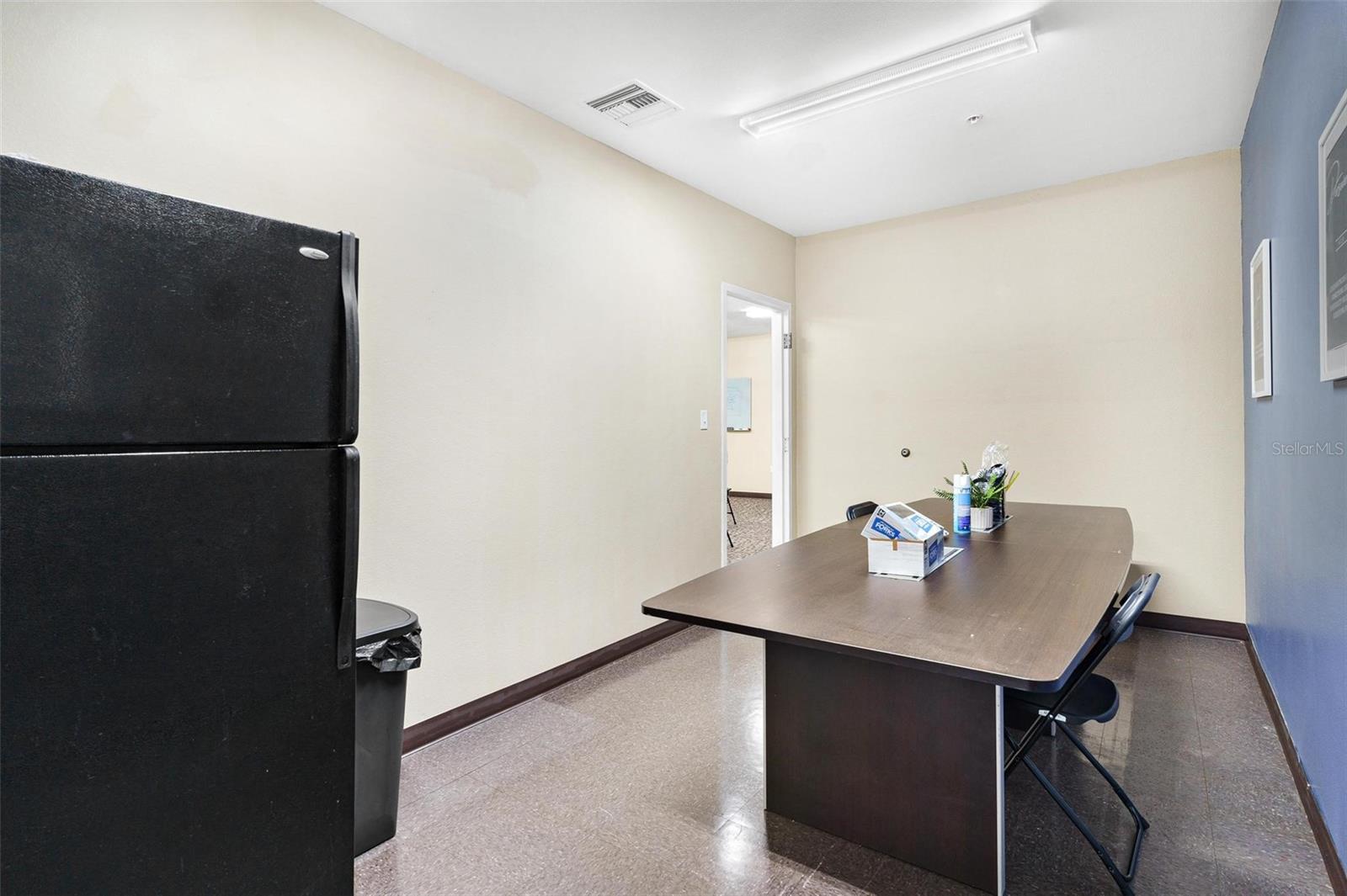 1904 Thomas Ave #102 Property Photo 17