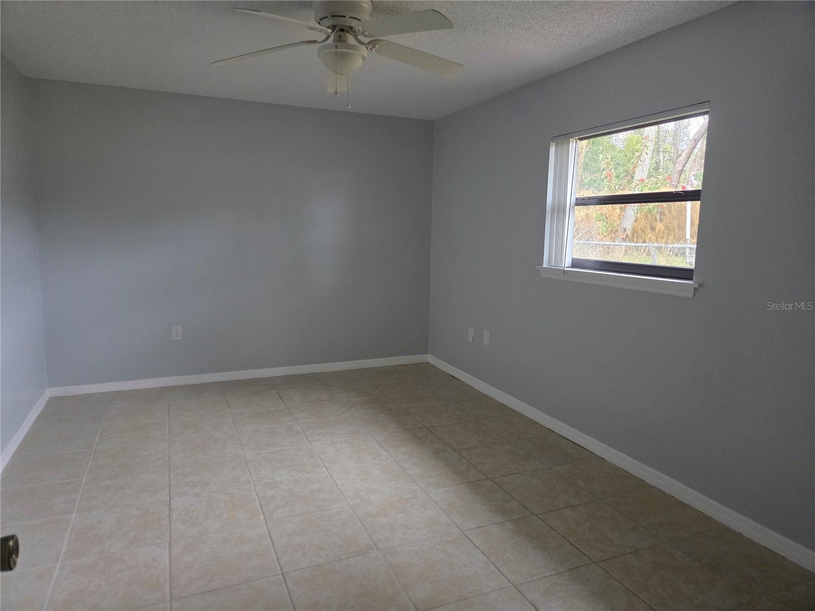 743 E Alfred St Property Photo 6