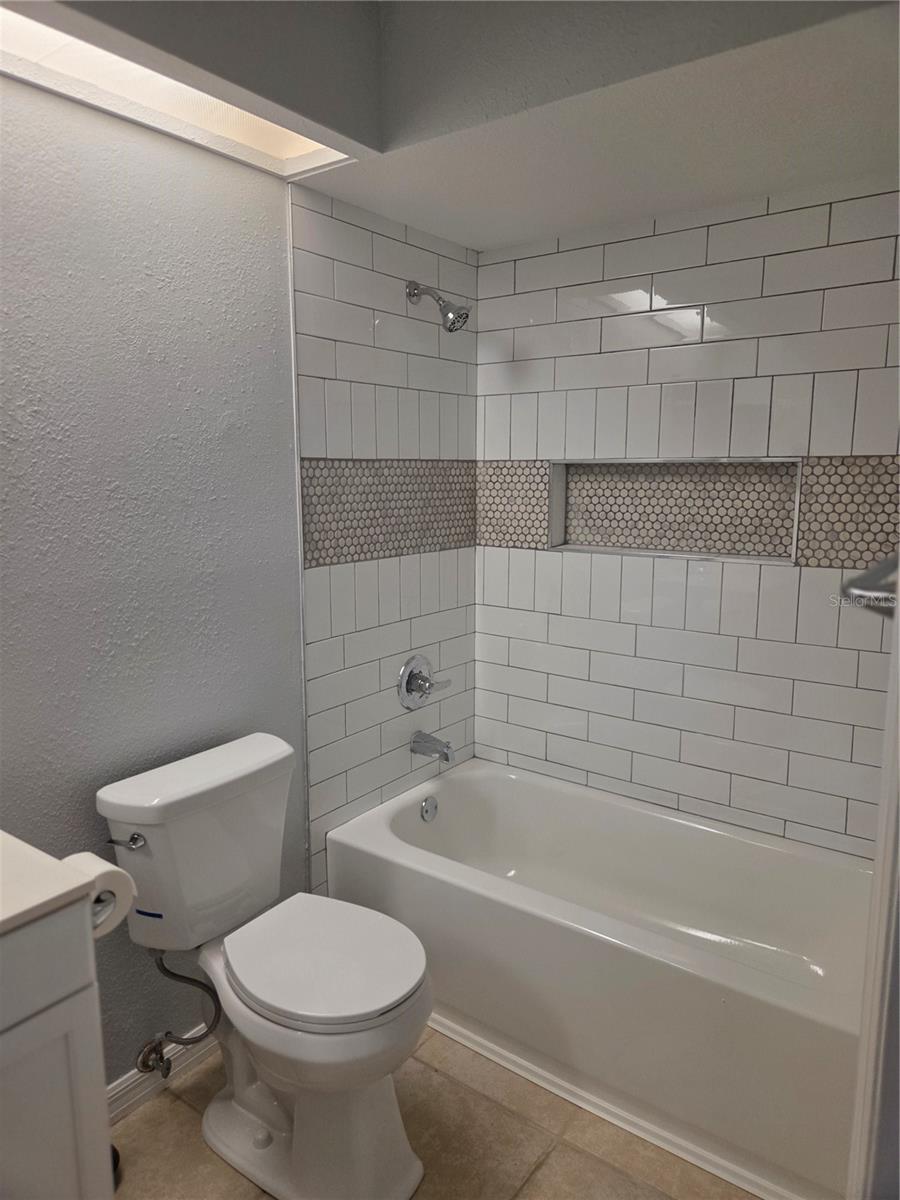 743 E Alfred St Property Photo 8
